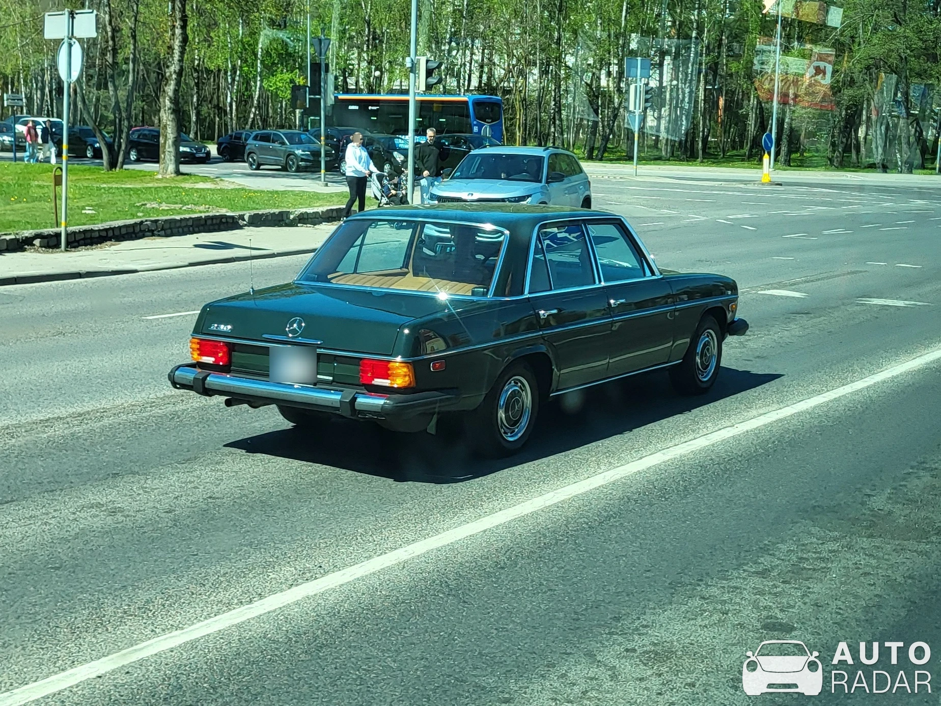 Mercedes-Benz 230E W123 spotted in Klaipeda City