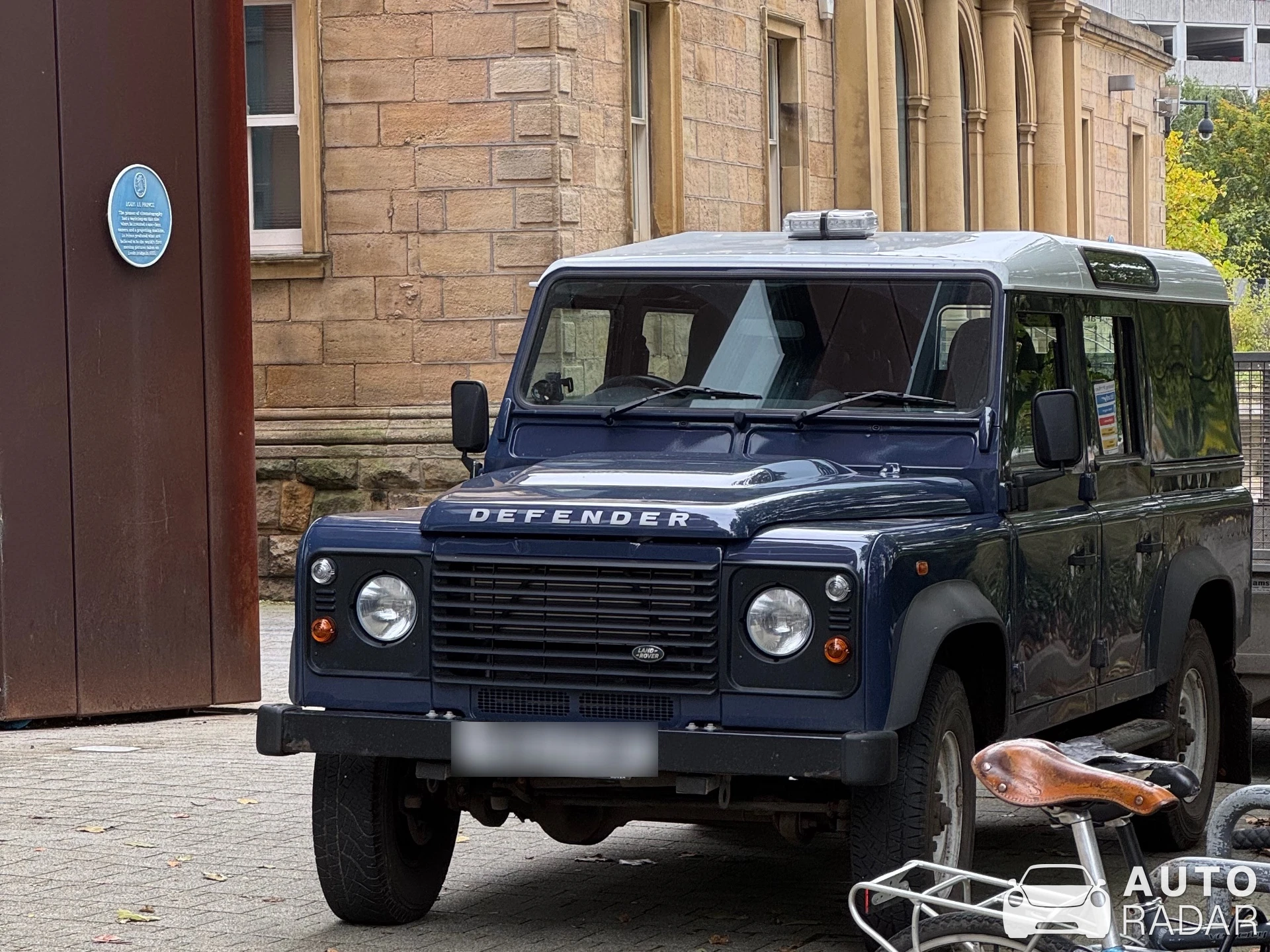 Land Rover Defender spotted in Woodhouse, 英国