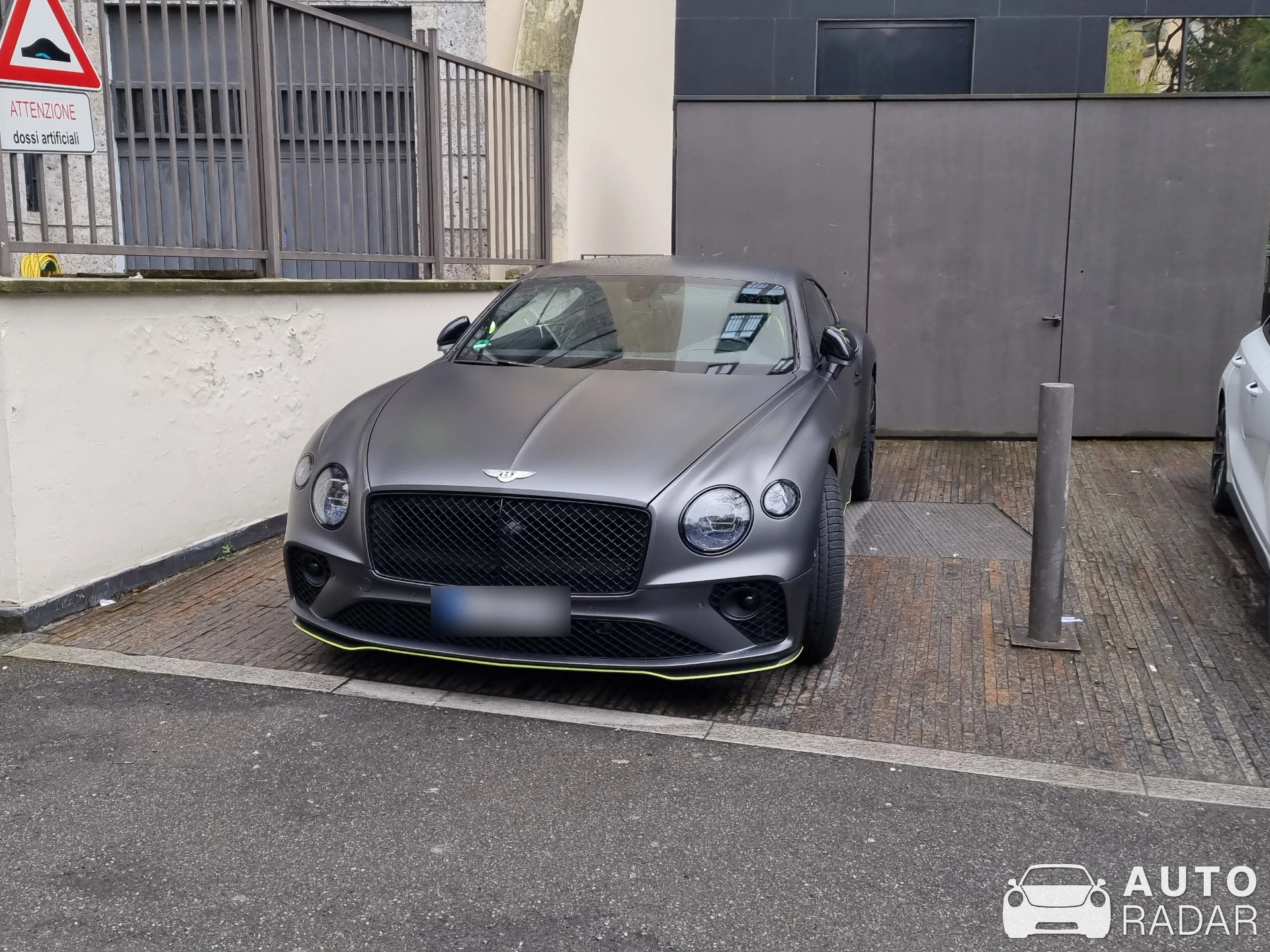Bentley Continental GT Black Speed spotted in Milano