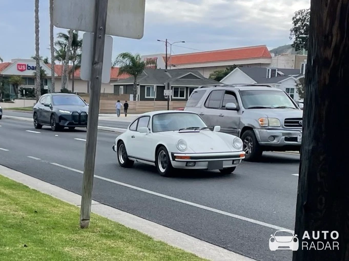Porsche 911 Carrera 3.2 spotted in Torrance, United States