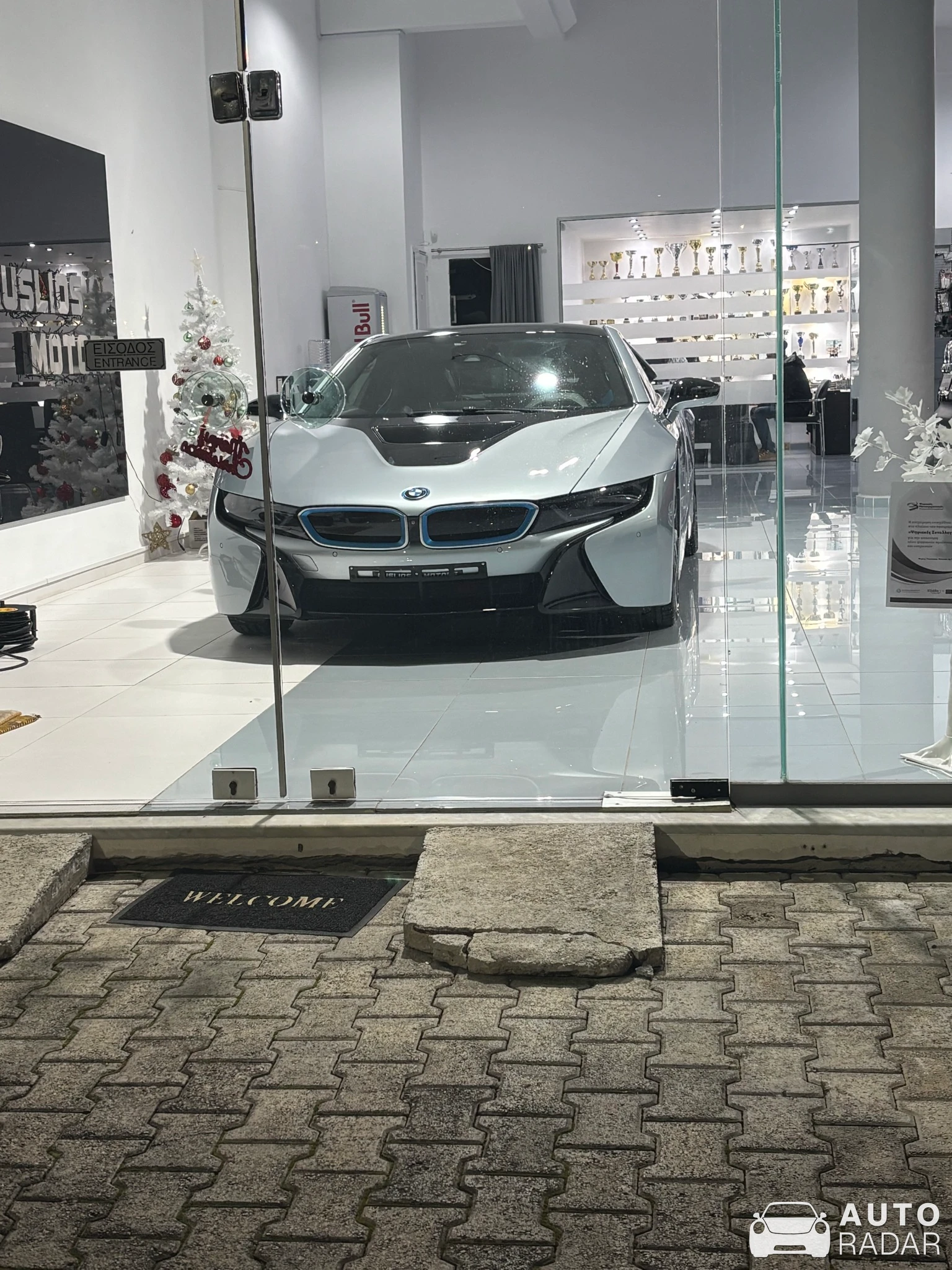 BMW i8 spotted in Χλόη, Ελλάδα