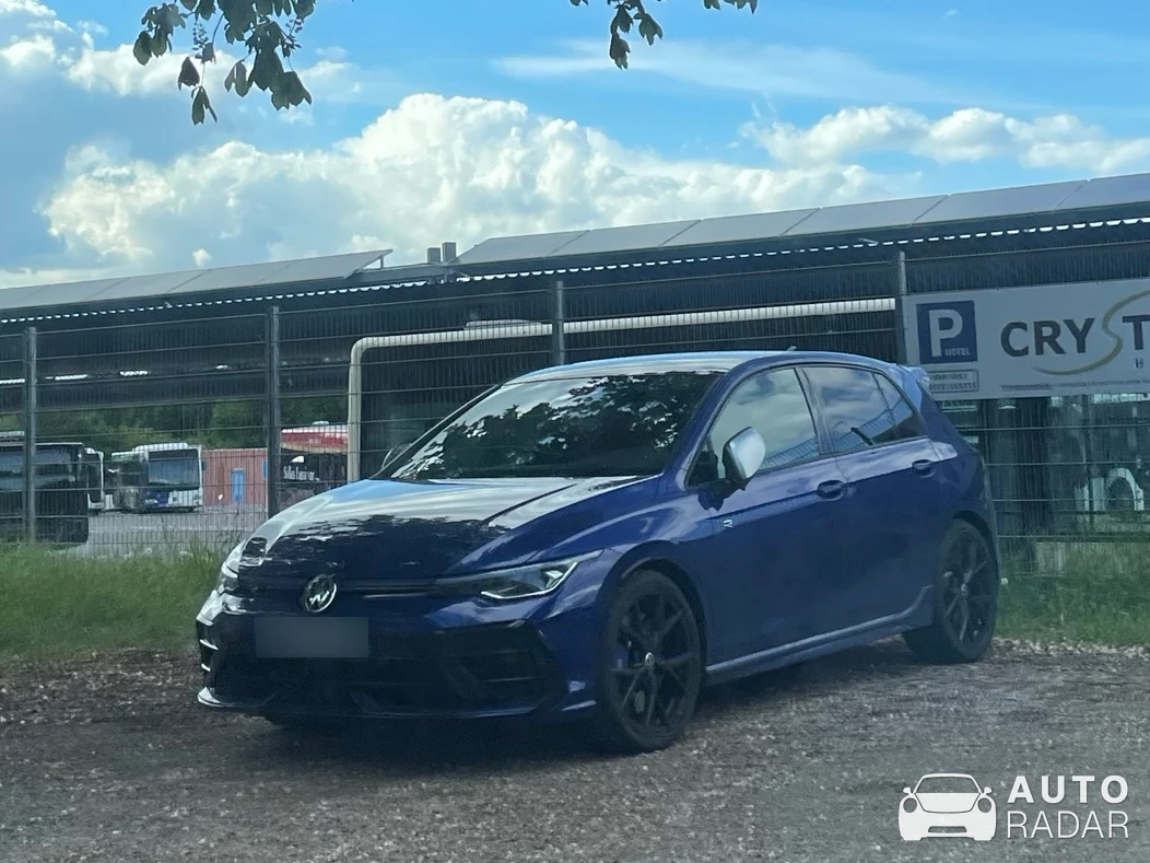 Volkswagen Golf 8 R Variant spotted in Saarbrücken