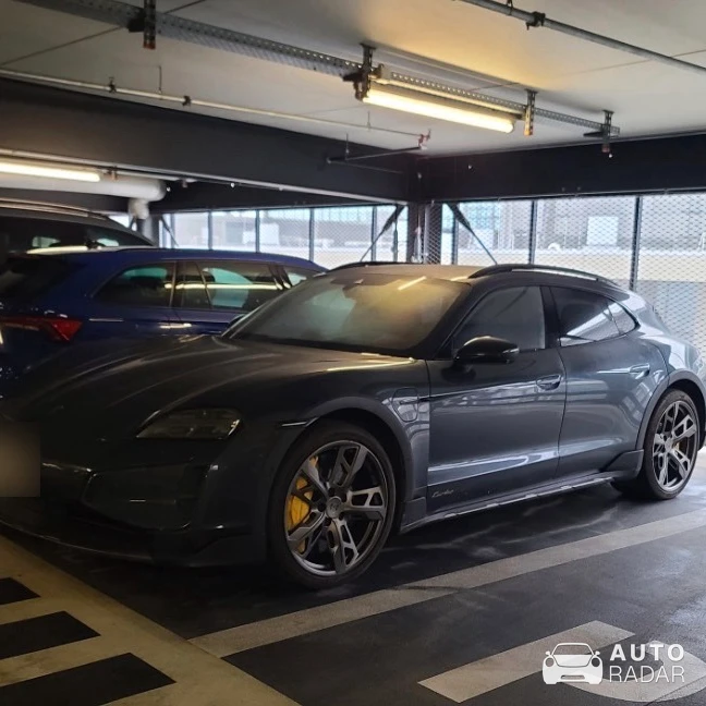 Porsche Taycan Turbo Cross Turismo spotted in København