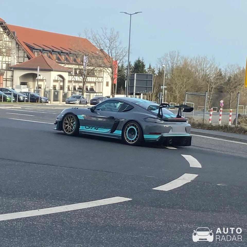 Porsche 718 Cayman GT4 MR spotted in Nürburg