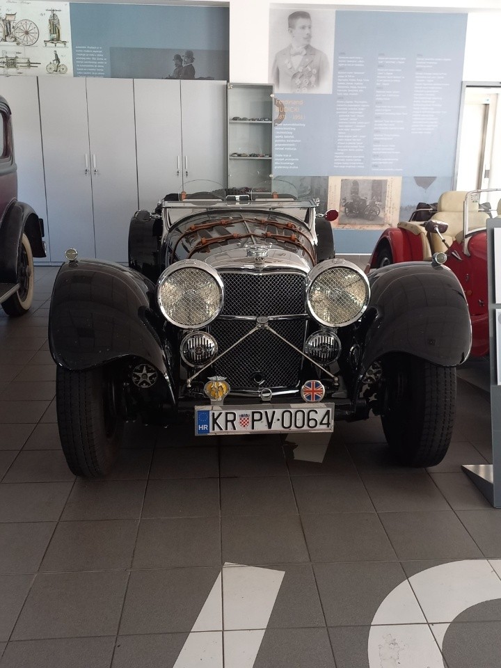 Jaguar SS 100