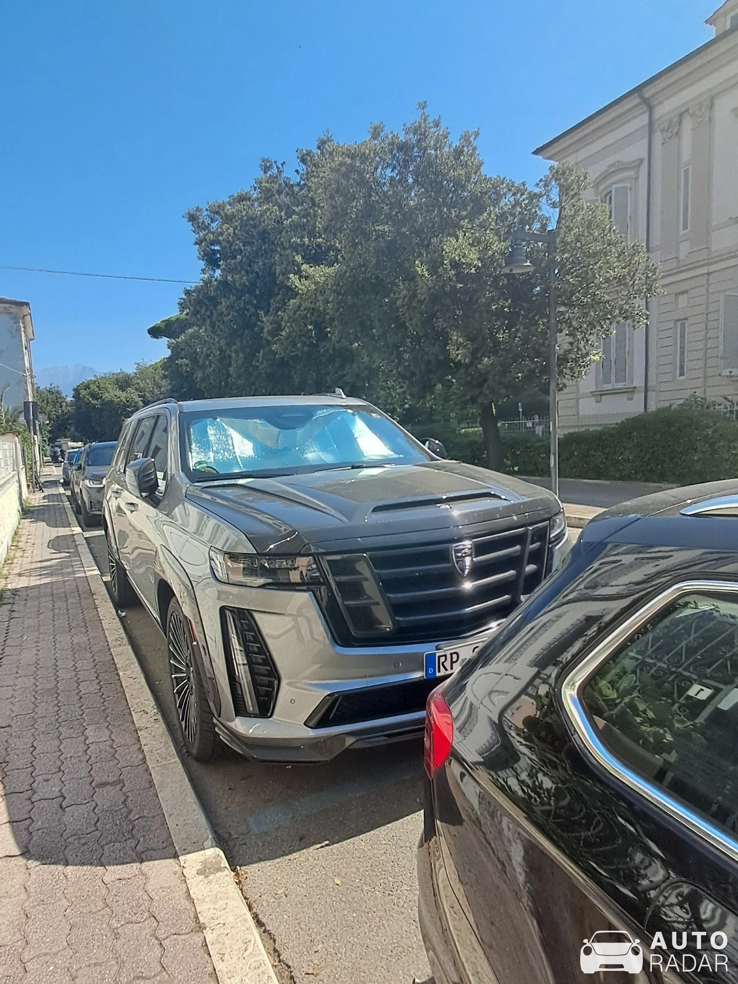 Cadillac Escalade-V ESV spotted in Massa