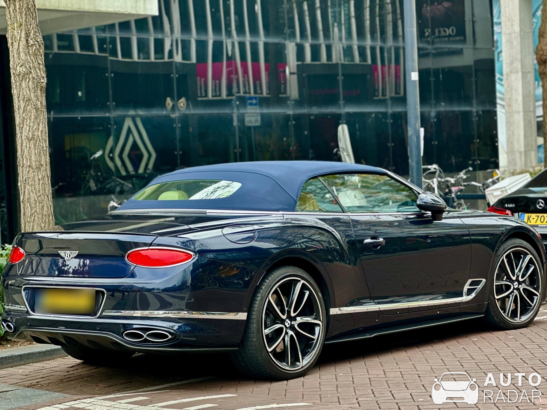 Bentley Continental GTC V8 2020 spotted in Rotterdam
