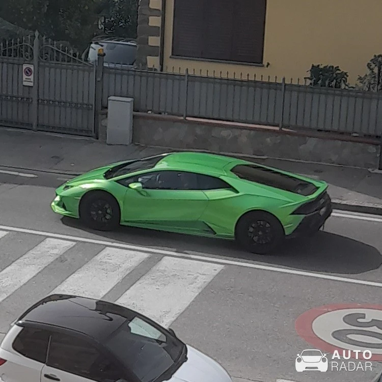 Lamborghini Huracán LP640-4 EVO spotted in Prato, Italy