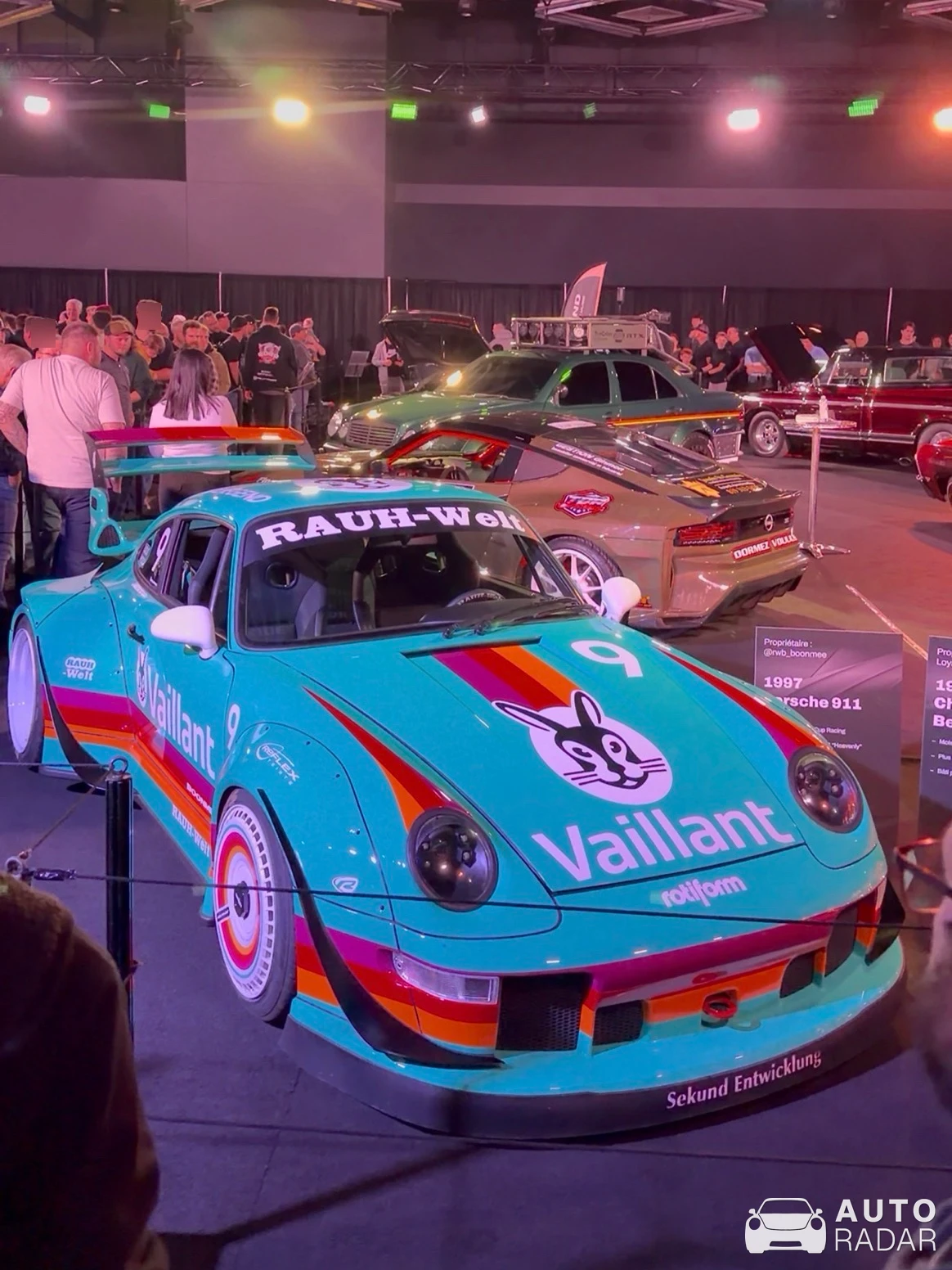 Porsche 911 SC RWB spotted in Terrebonne
