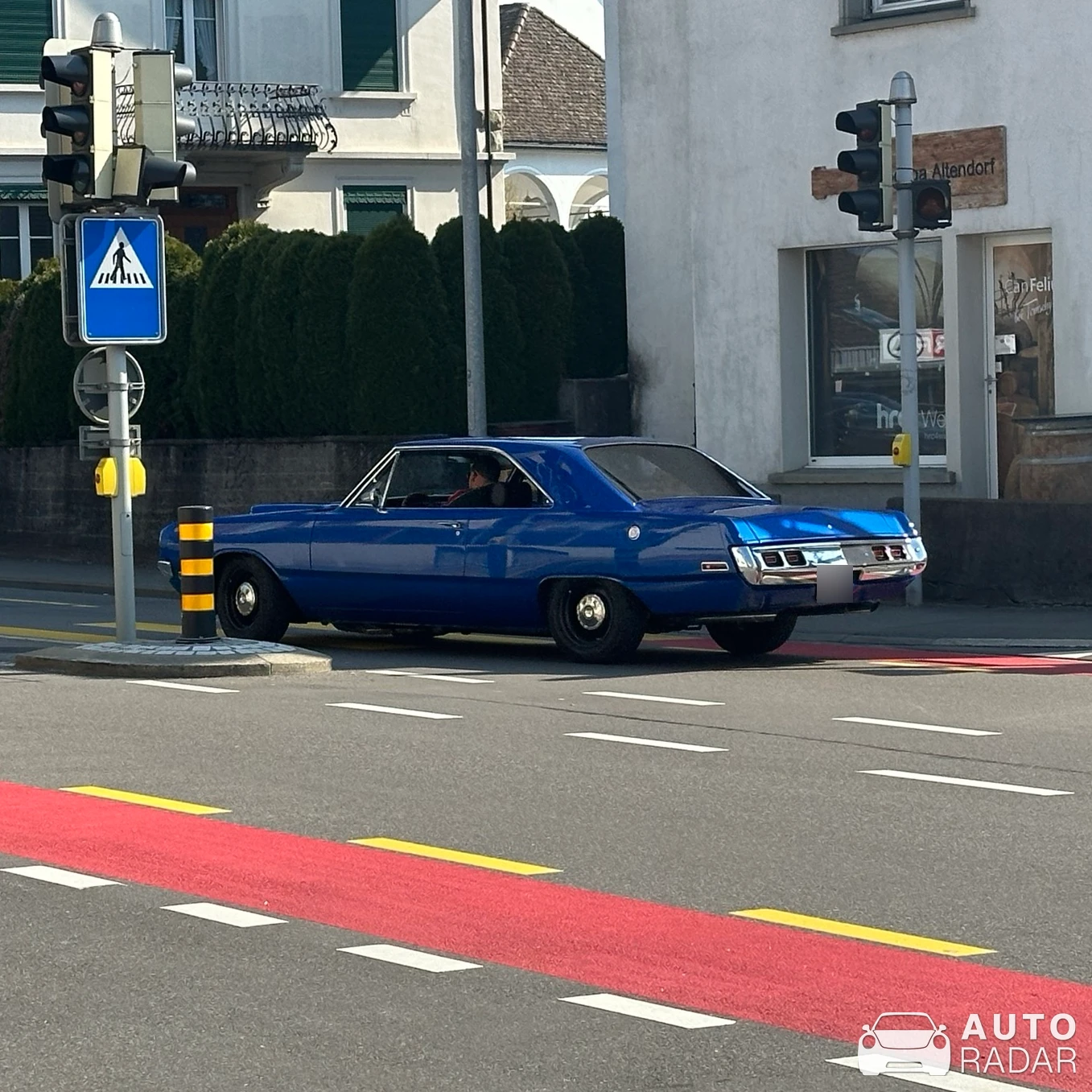 Dodge Dart Swinger spotted in Altendorf, Schweiz