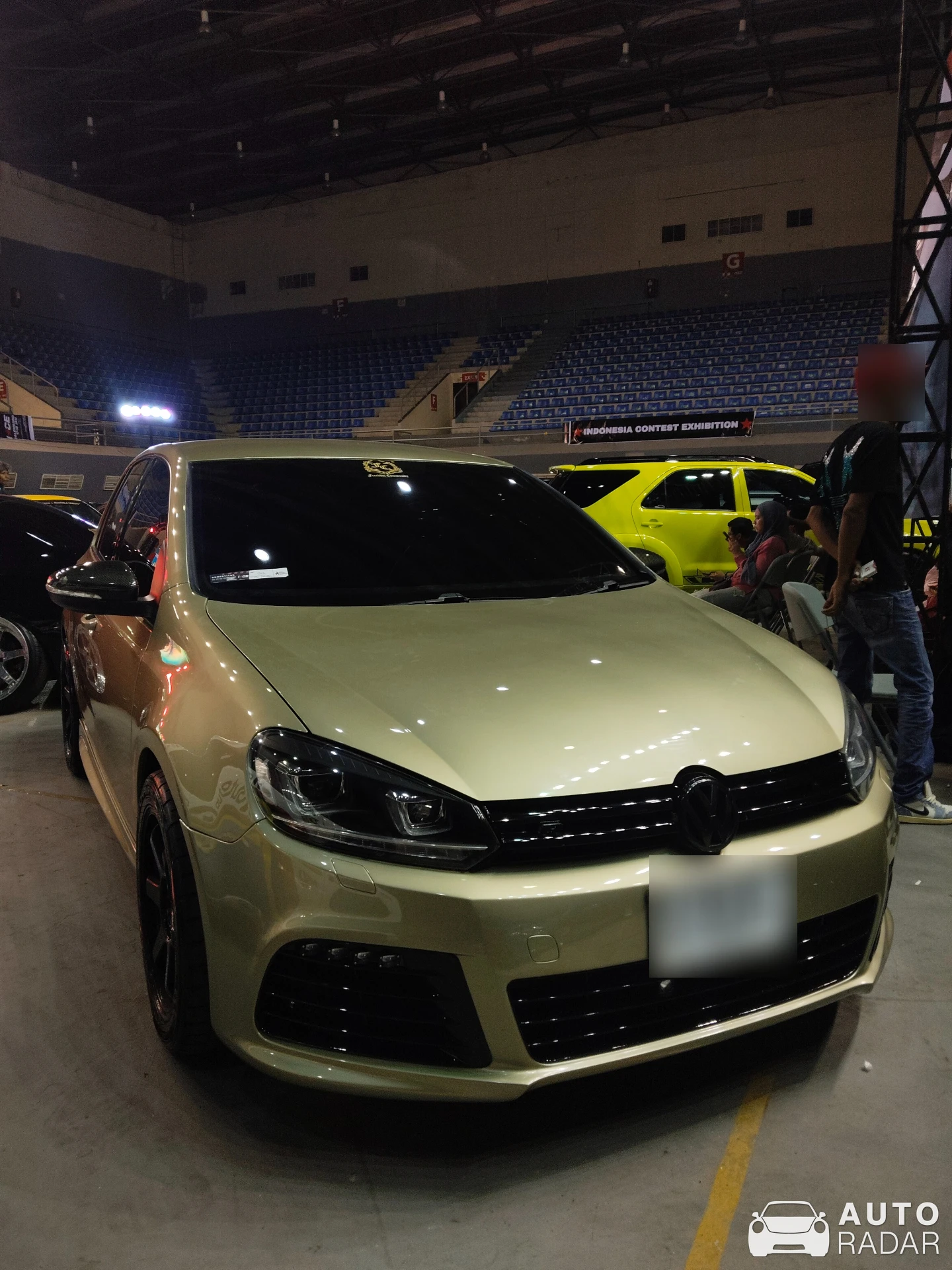 Volkswagen Golf R MkVII spotted in Palembang, Indonesia