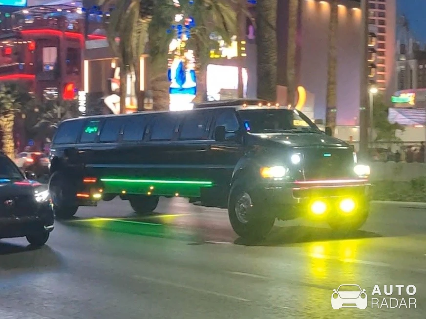 Ford Expedition Limousine spotted in Las Vegas