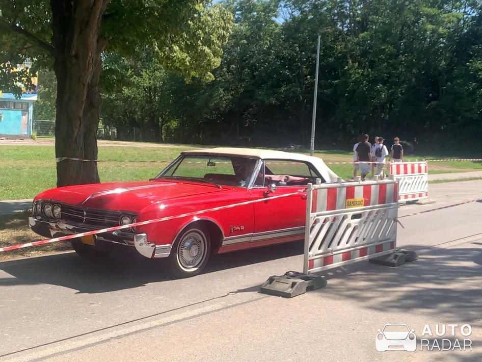 Oldsmobile 88 spotted