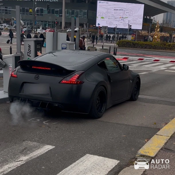 Nissan 370Z spotted in Warszawa, Poland