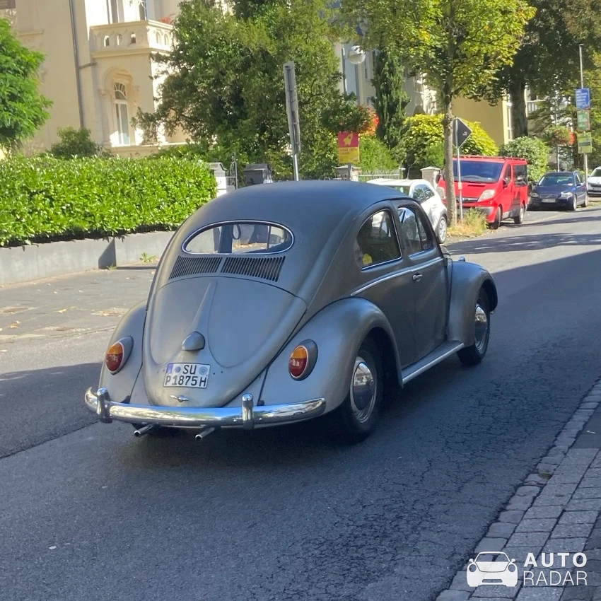 Volkswagen Beetle De Luxe spotted in Bad Honnef