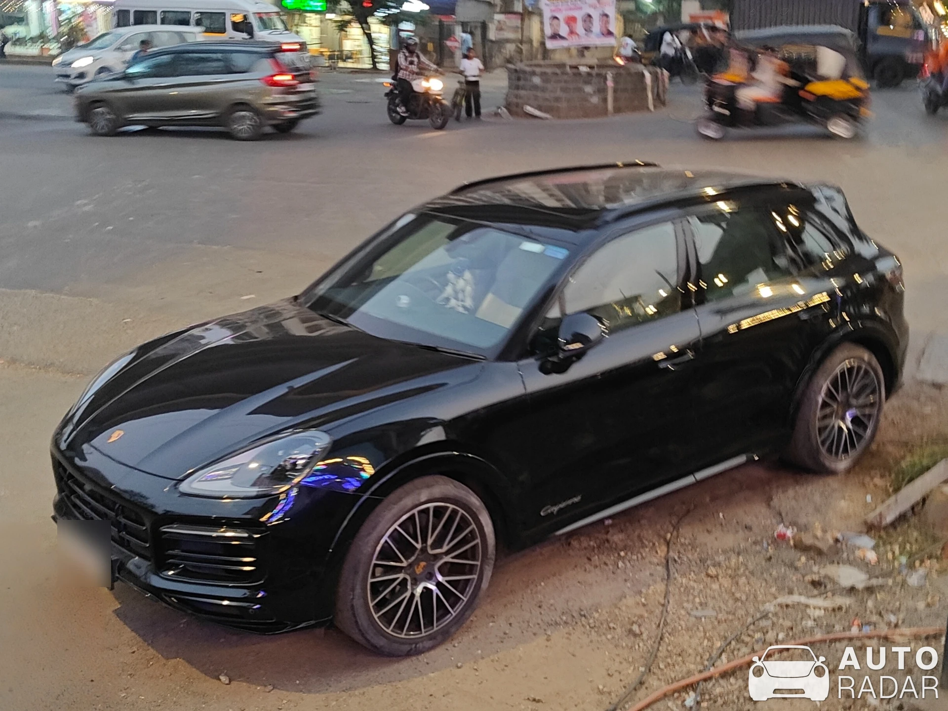 Porsche Cayenne spotted in Mumbai, India