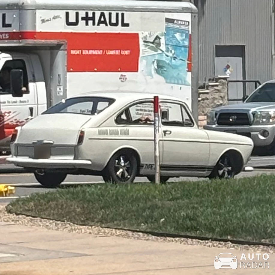 Volkswagen Passat B3 spotted in Los Angeles