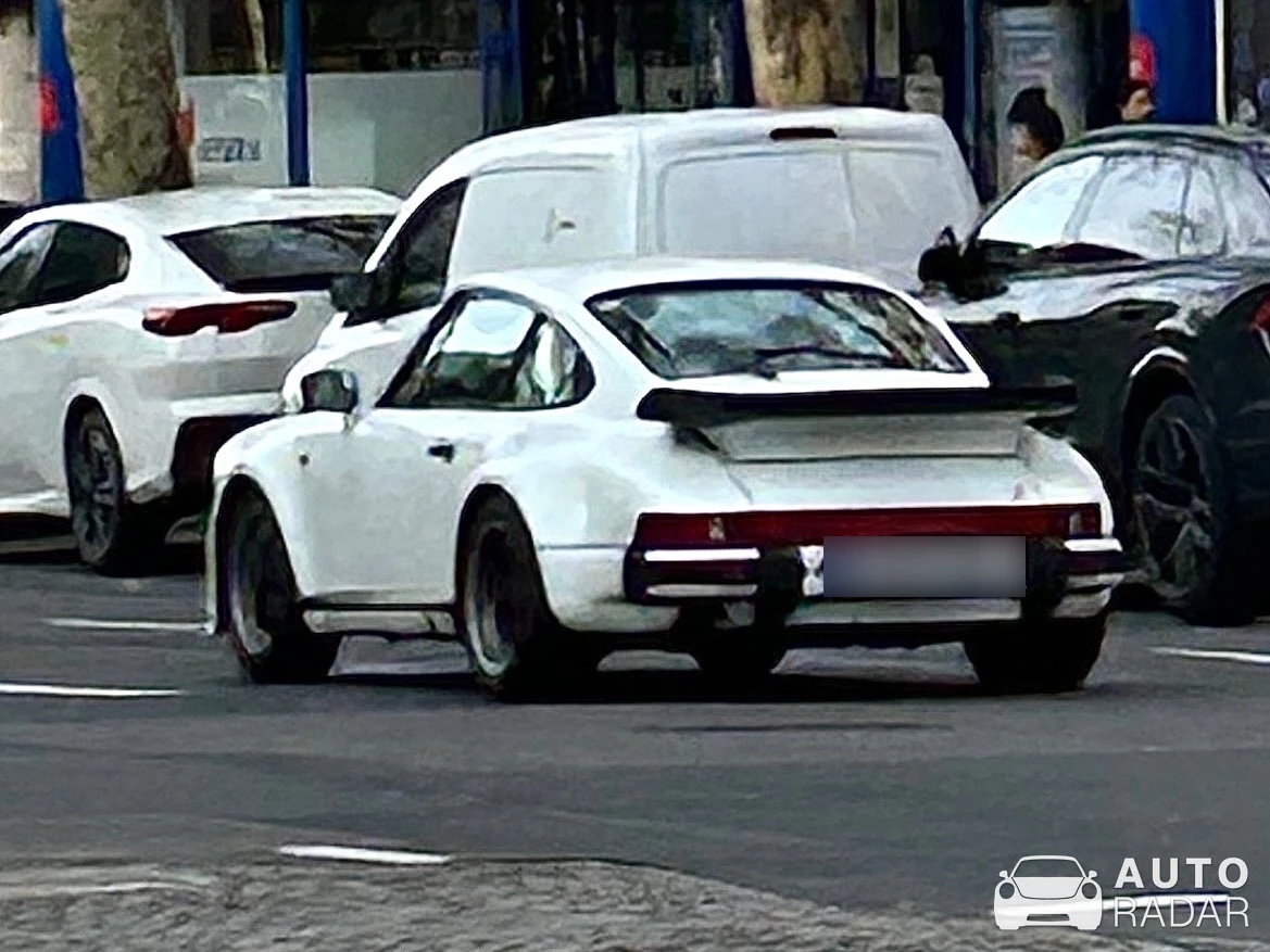 Porsche 930 Turbo spotted in Köln, Germany