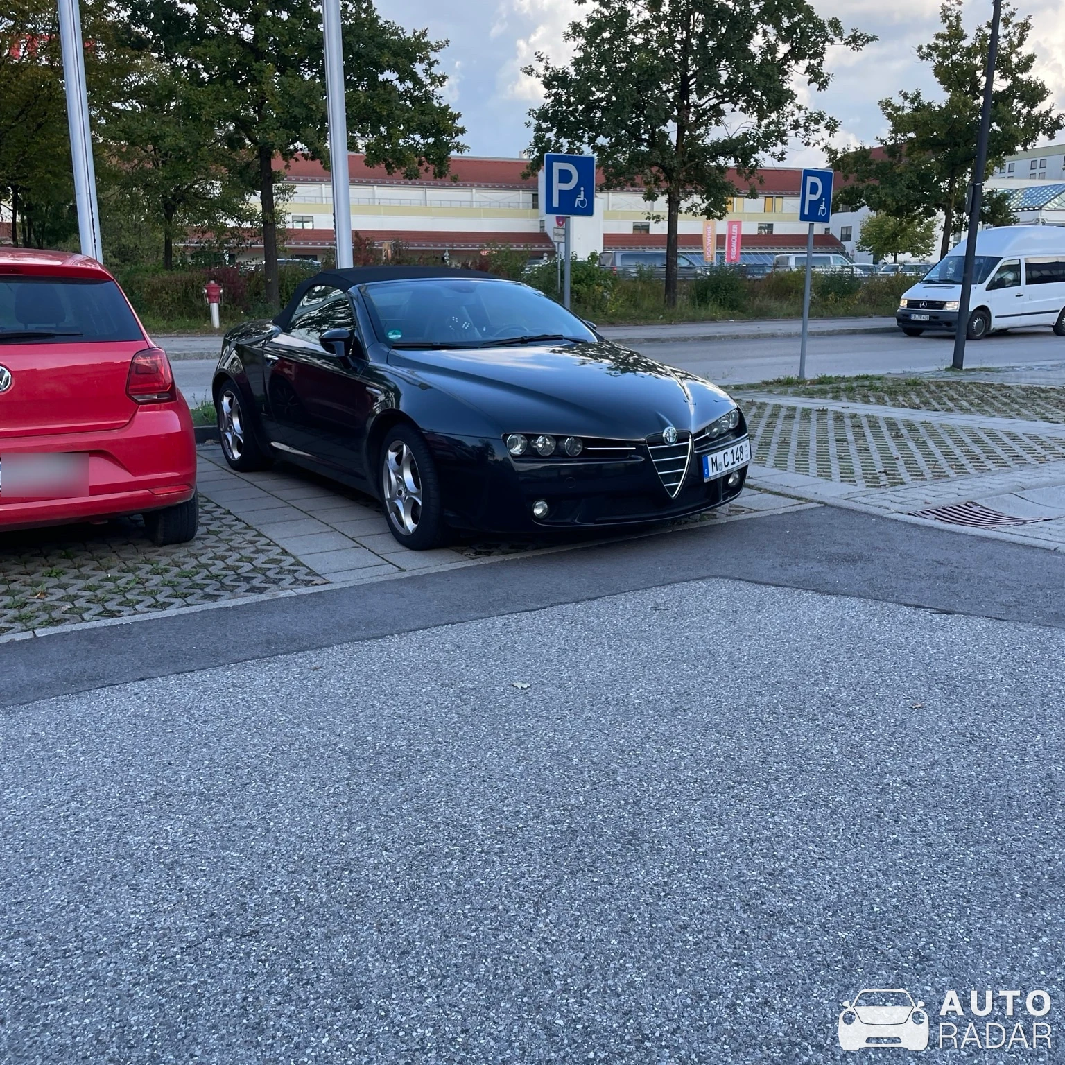 Alfa Romeo Spider 1.8 TBi spotted in Vaterstetten, Deutschland