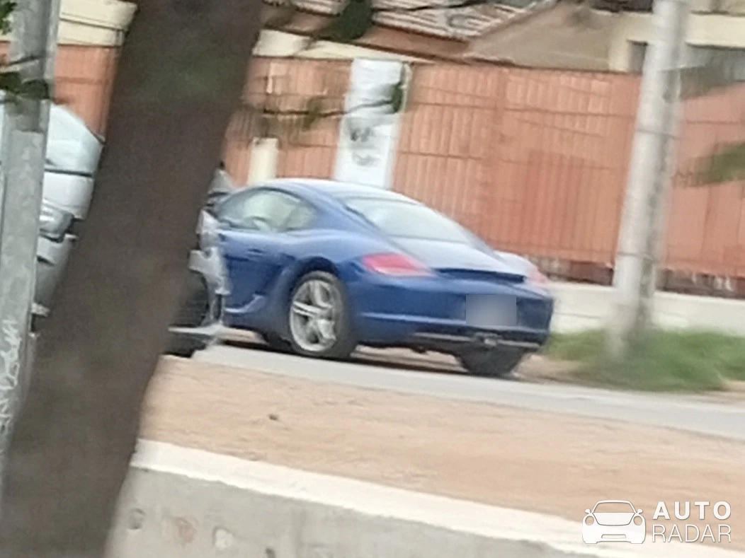 Porsche 987 Cayman spotted in La Serena