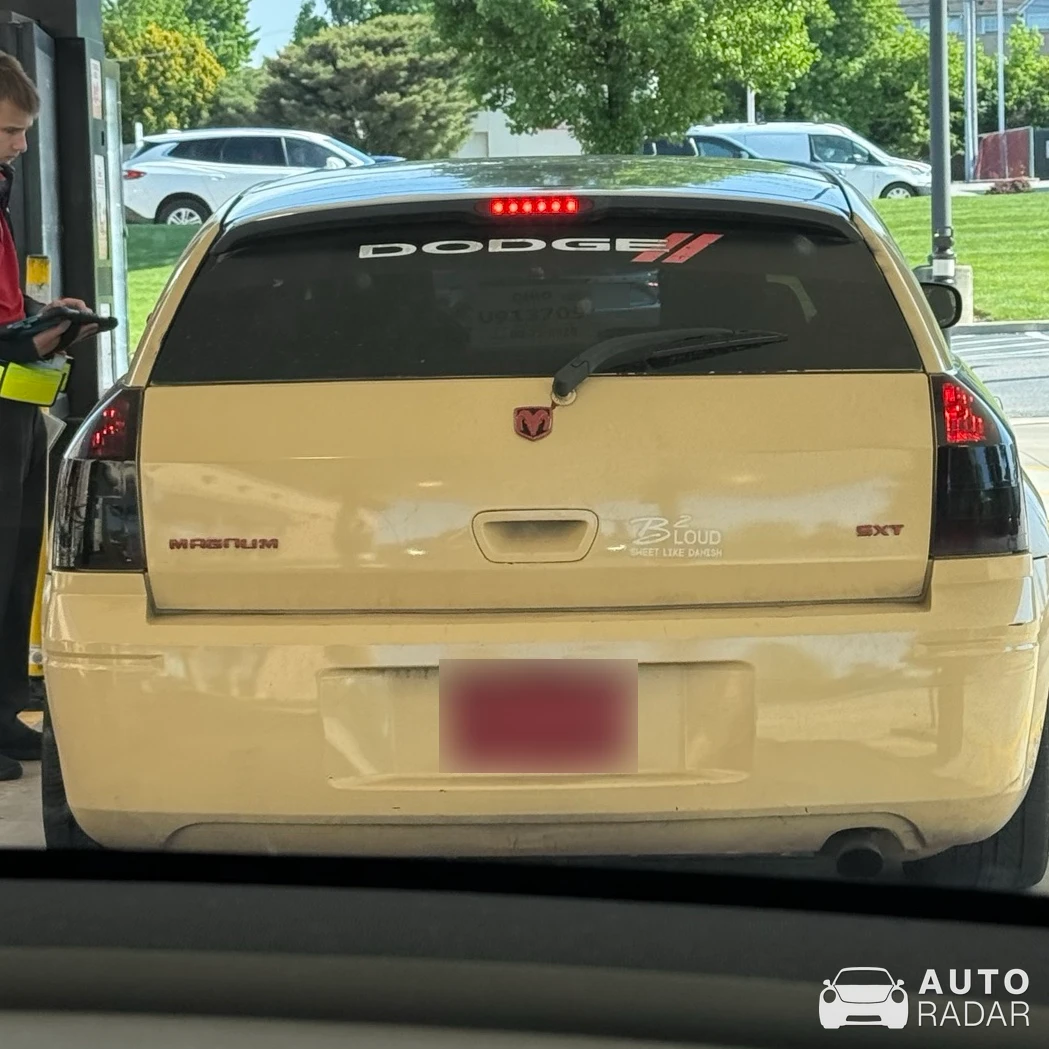 Dodge Magnum SRT-8 spotted in Strongsville