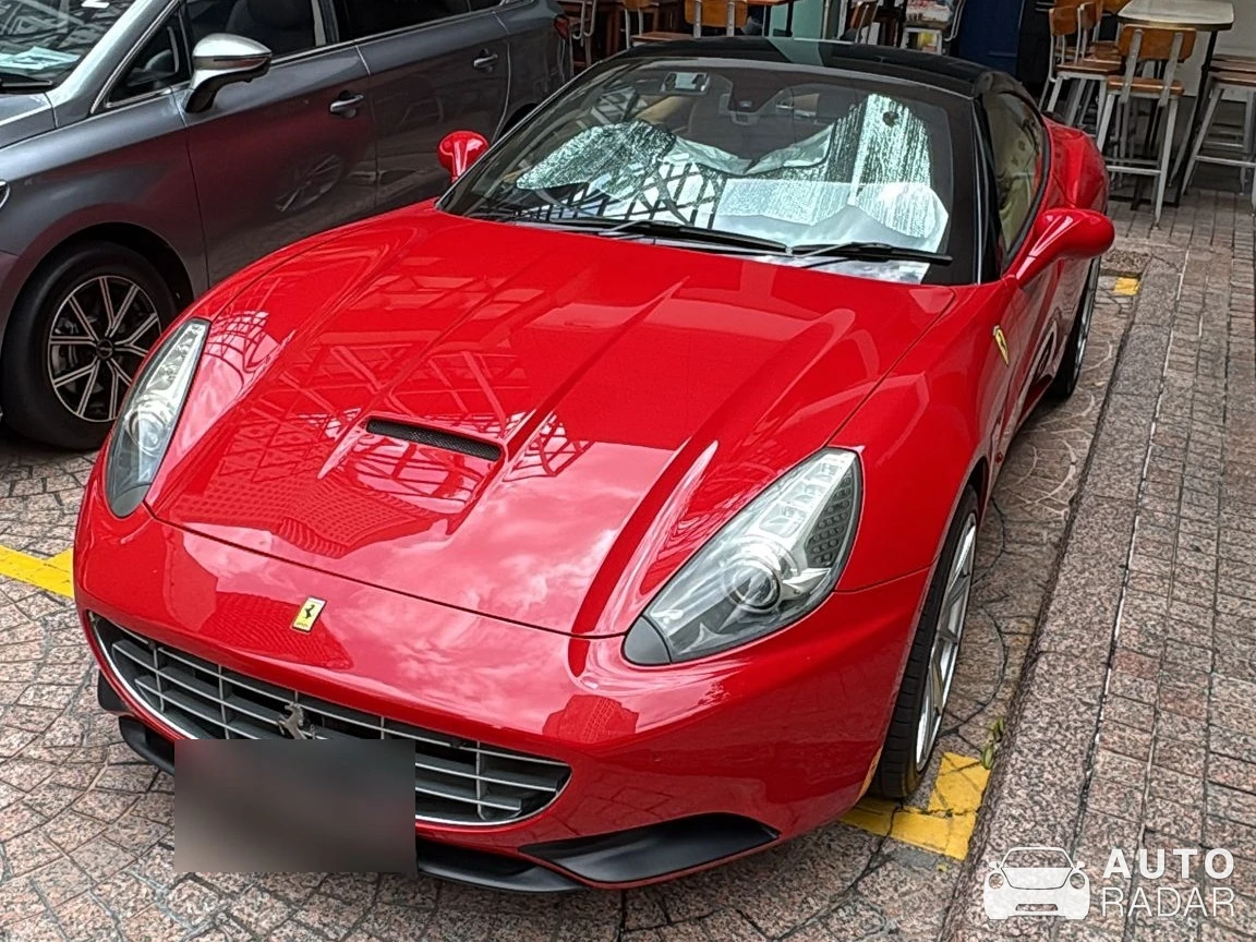 Ferrari California spotted in Singapore, Singapore