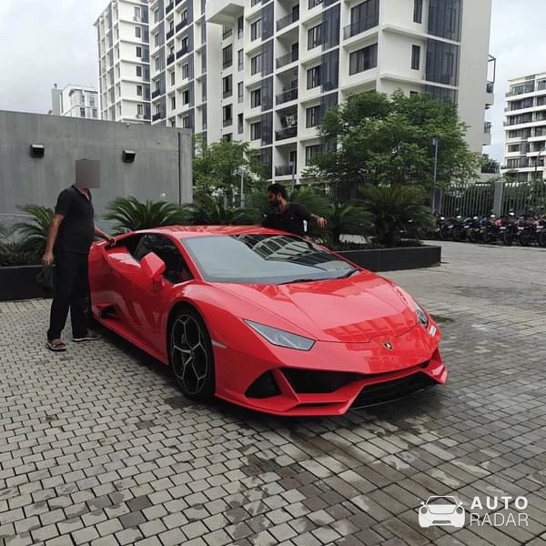 Lamborghini Huracán LP640-4 EVO spotted in Mumbai, India