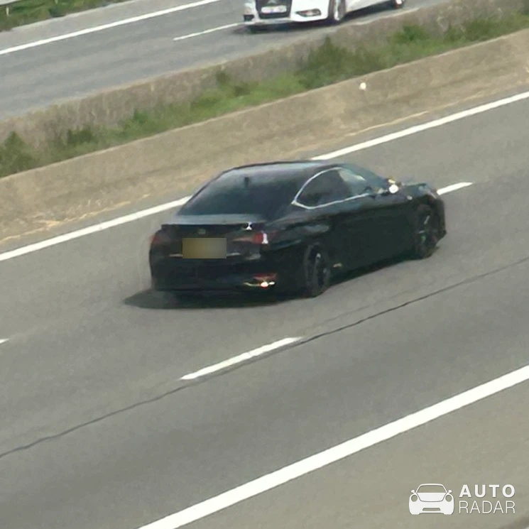 Lexus ES 350 spotted in Oud-Heverlee