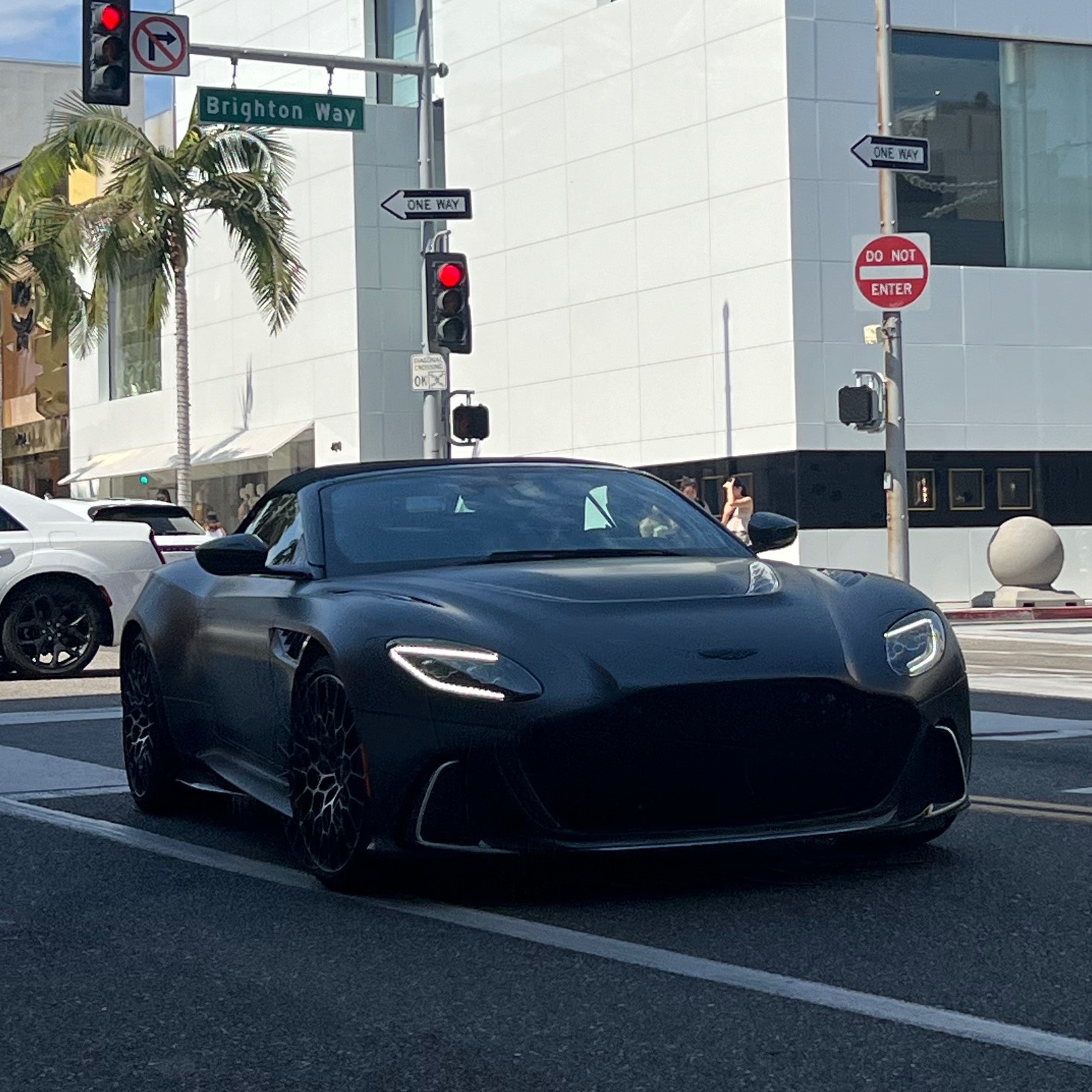 Aston Martin DBS Superleggera Volante 770 Ultimate
