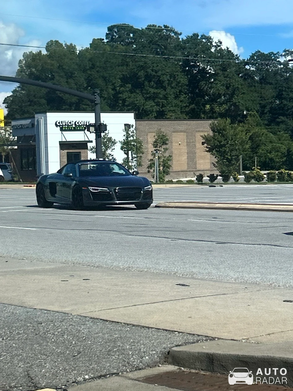Audi R8 V8 Spyder spotted in Chapin