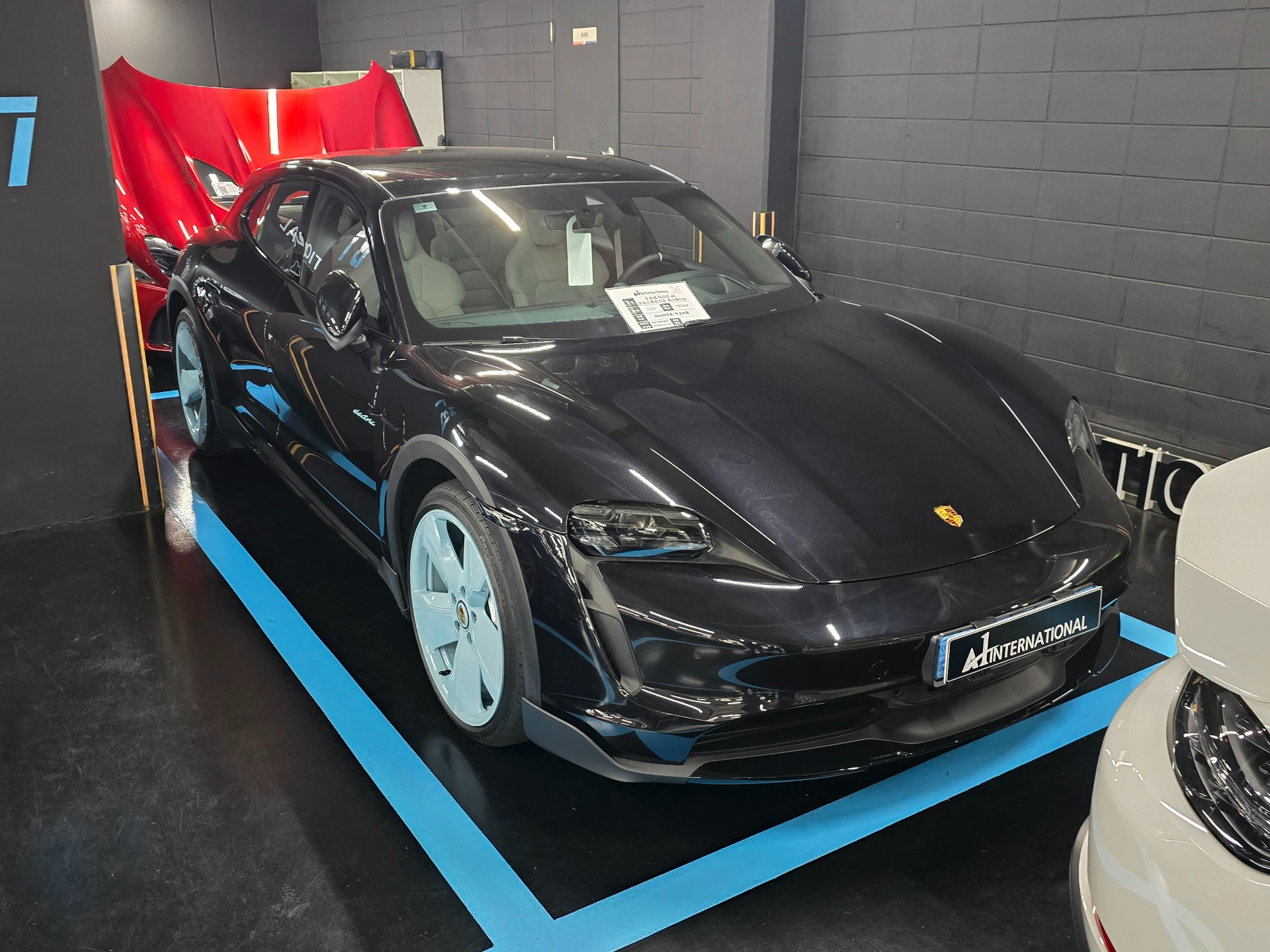 Porsche Taycan 4s Cross Turismo Jennie Ruby Jane