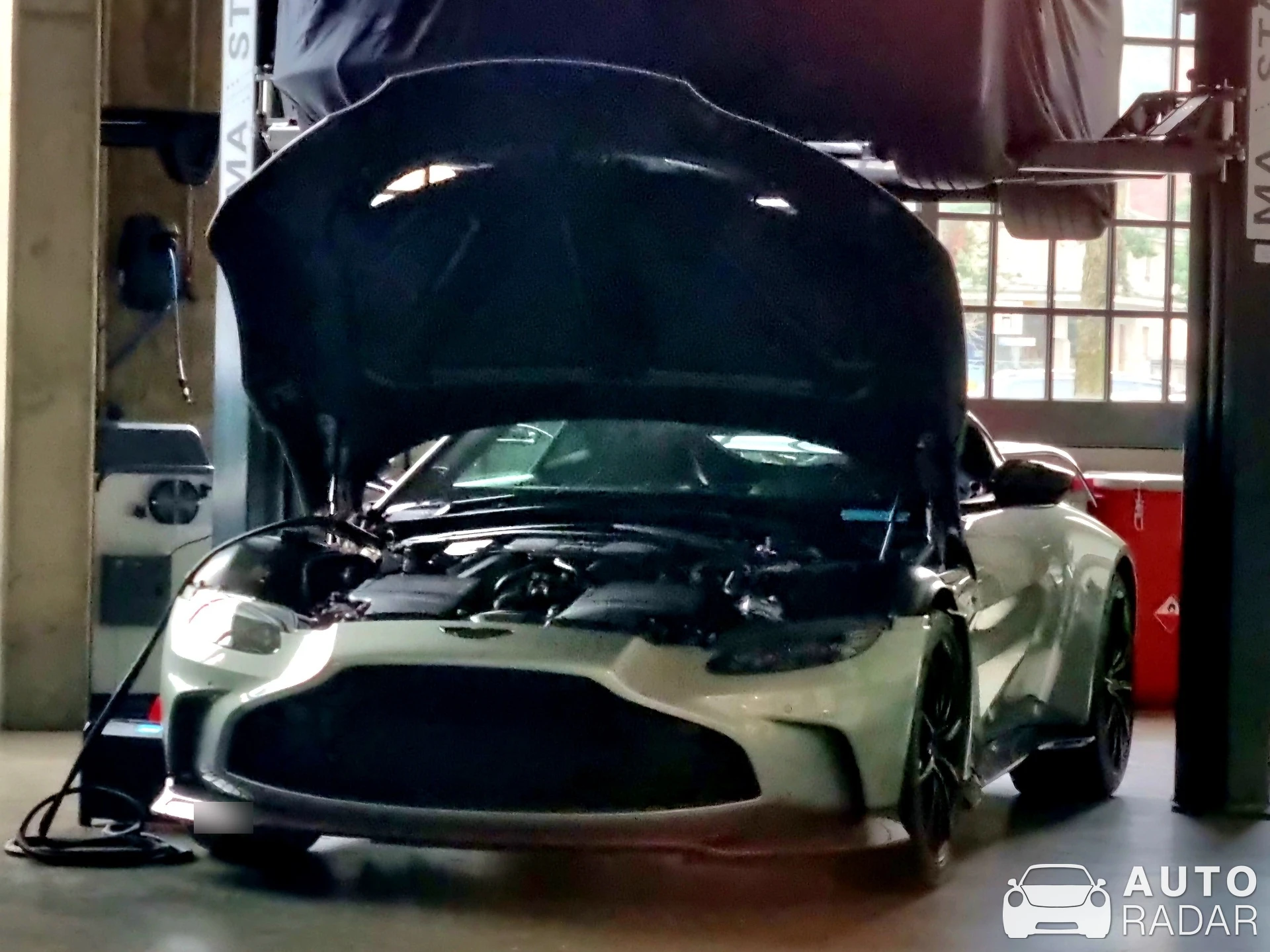 Aston Martin V12 Vantage spotted in Düsseldorf, Germany