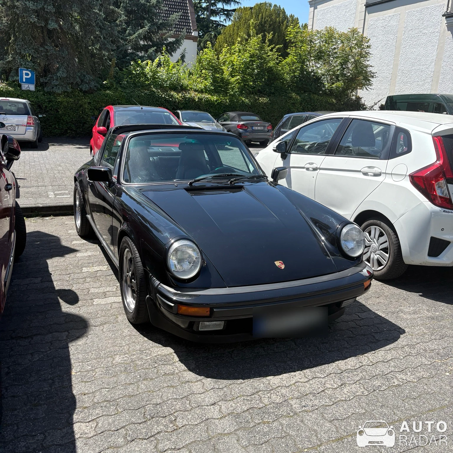 Porsche 911 Carrera 3.2 Targa spotted in Bad Honnef