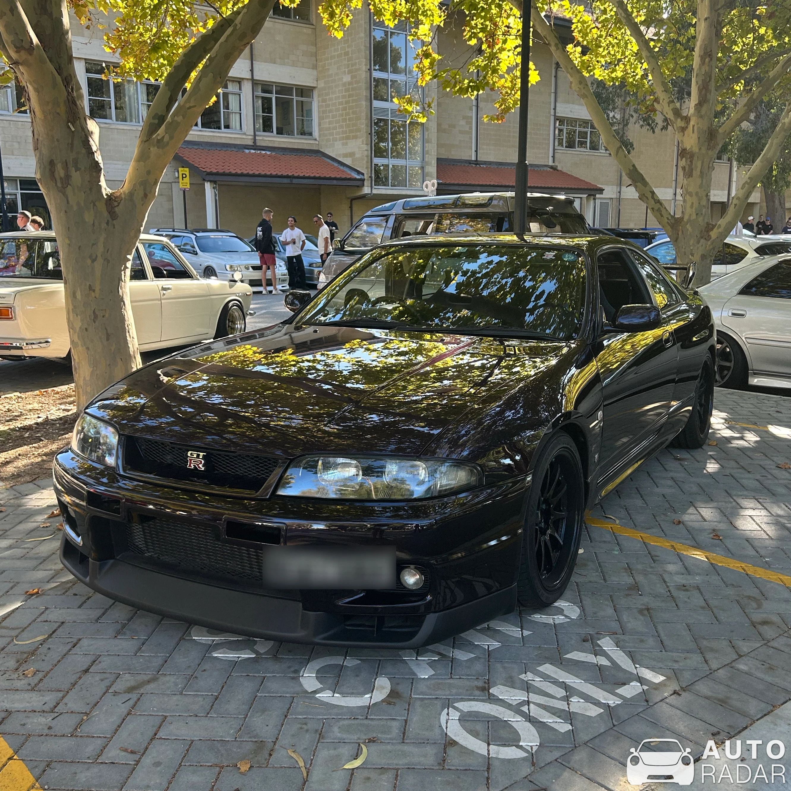 Nissan Skyline R33 spotted in Victoria Park