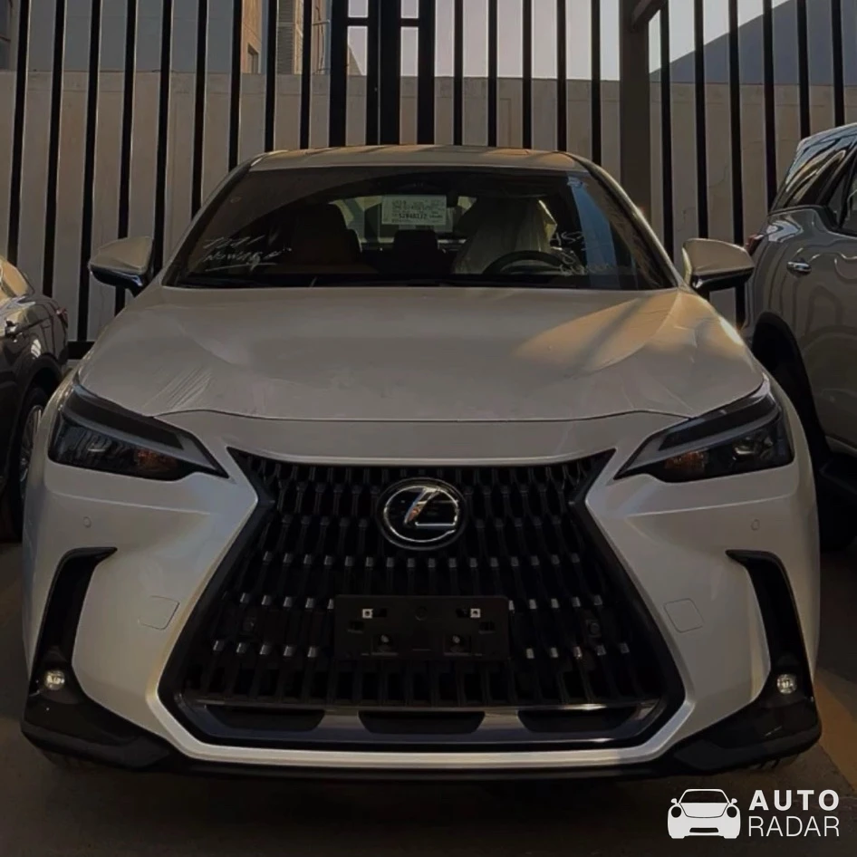 Lexus UX spotted in المبرز