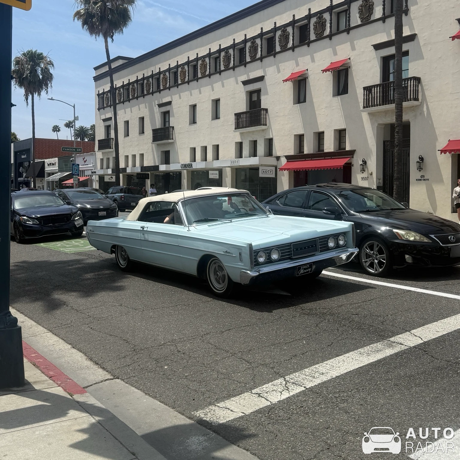 Mercury Meteor spotted in Beverly Hills
