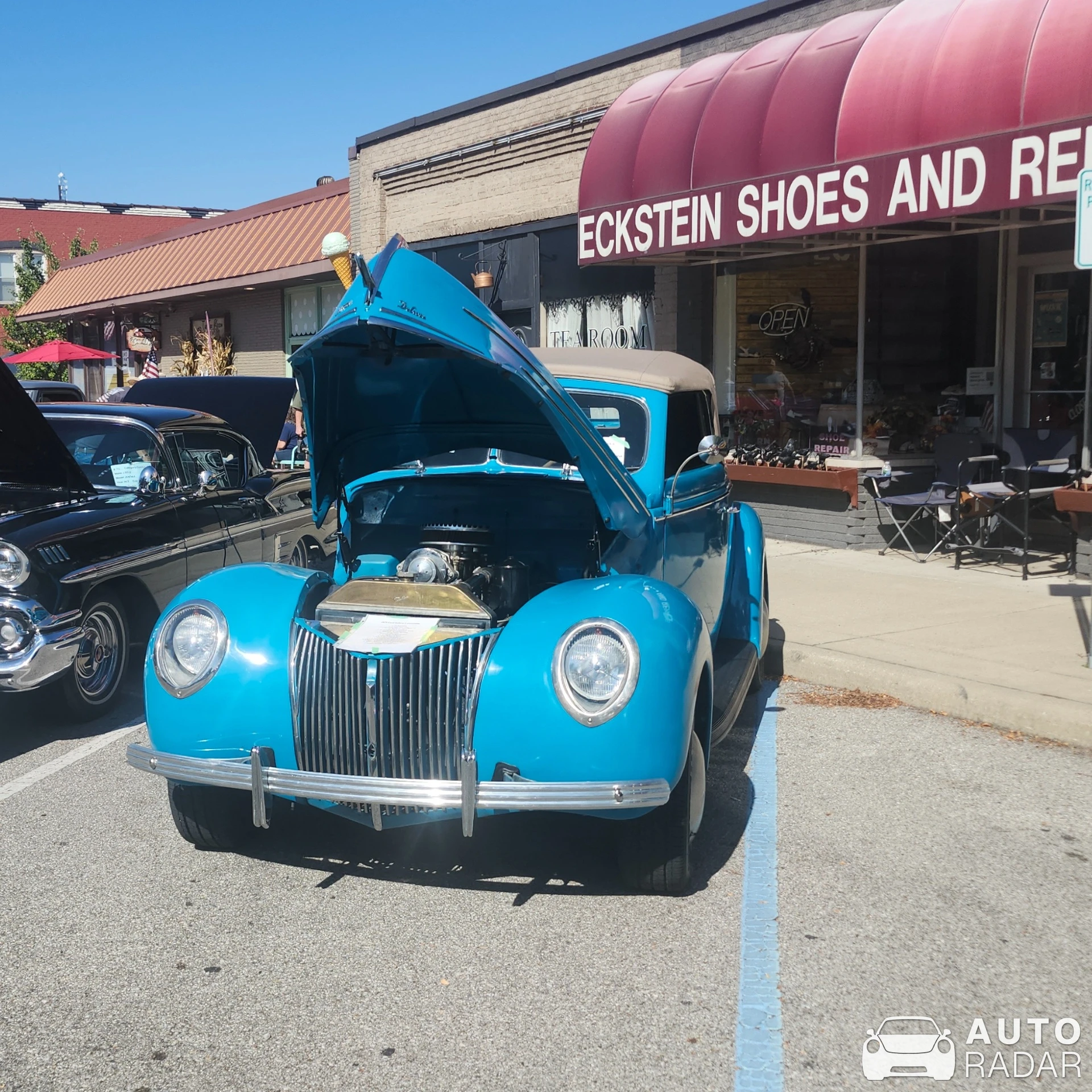 Ford Super DeLuxe Convertible 1946 spotted in Beech Grove