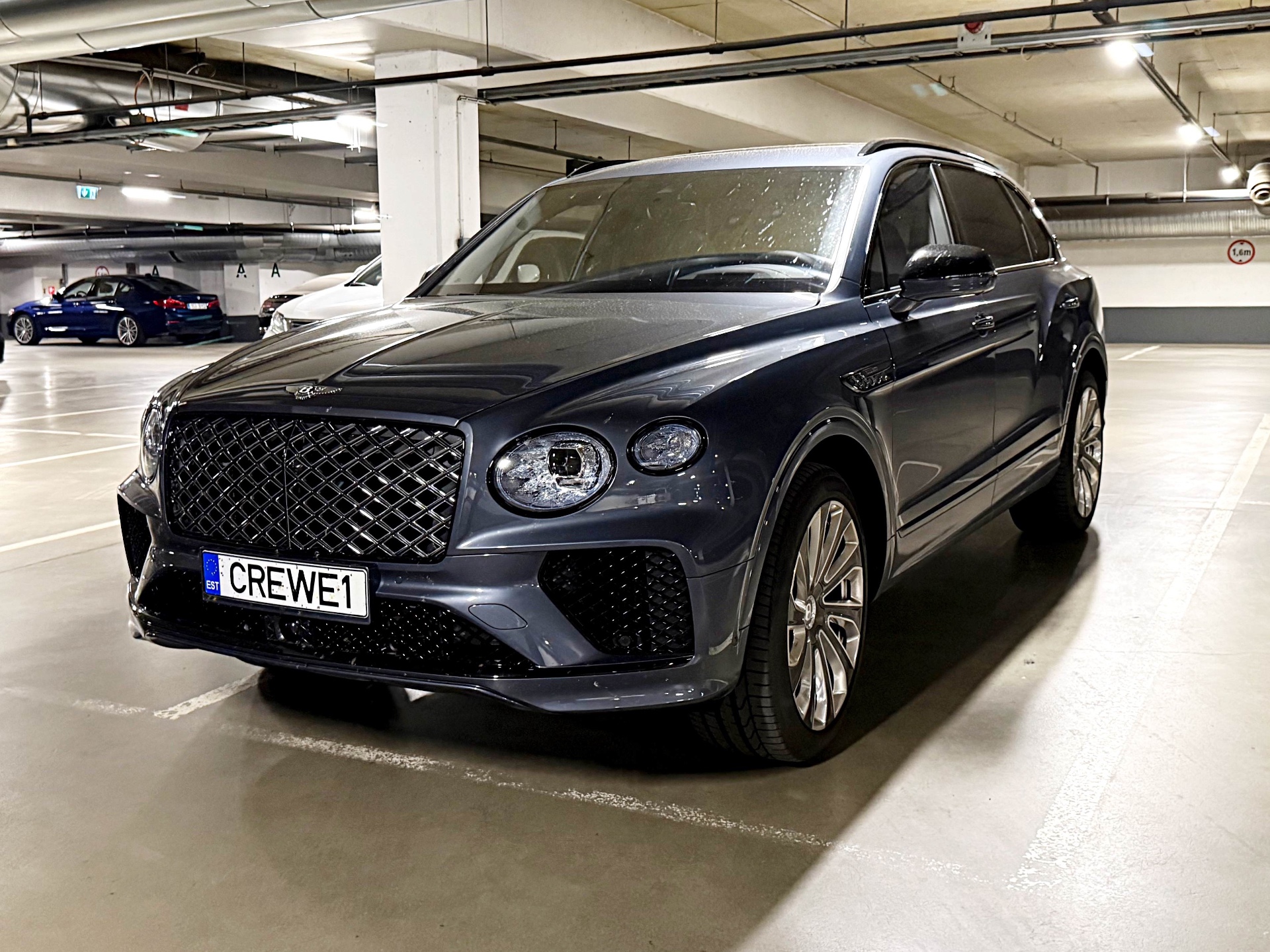 Bentley Bentayga EWB Mulliner