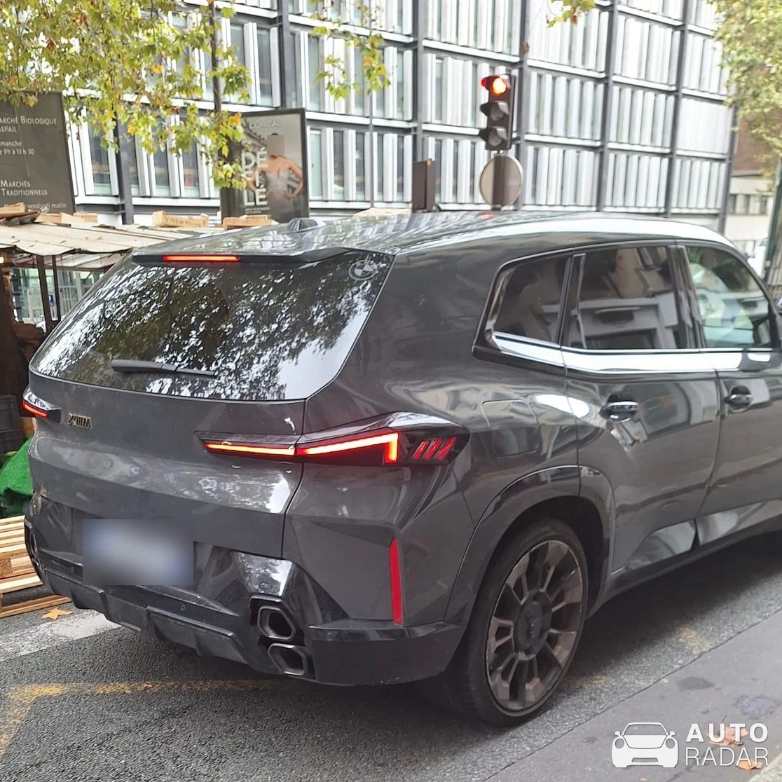 BMW XM G09 spotted in Paris, France