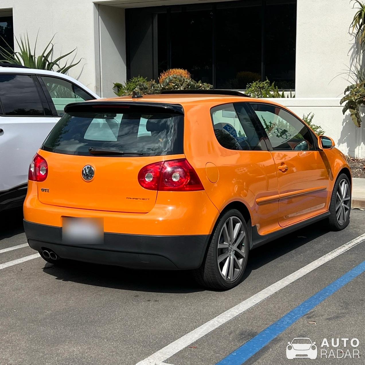 Volkswagen Golf V GTI spotted in Camarillo