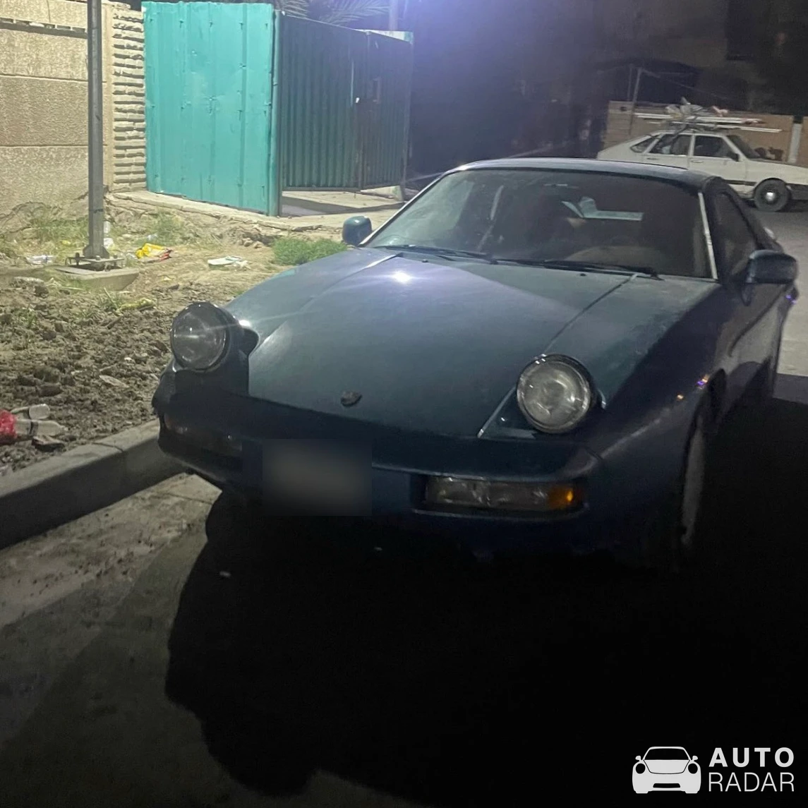 Porsche 928 S Strosek spotted in Baghdad