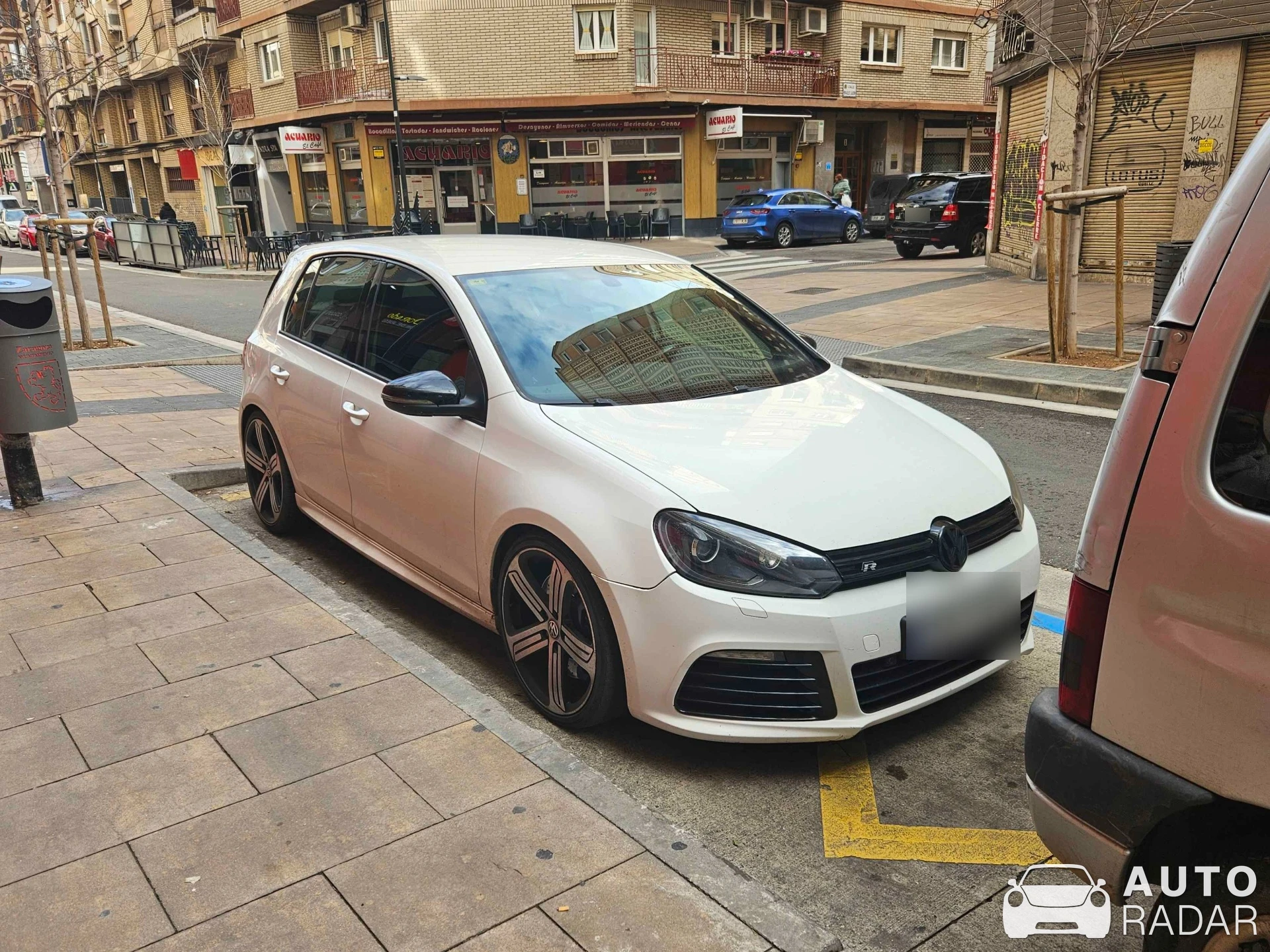 Volkswagen Golf R MkVI spotted in Zaragoza