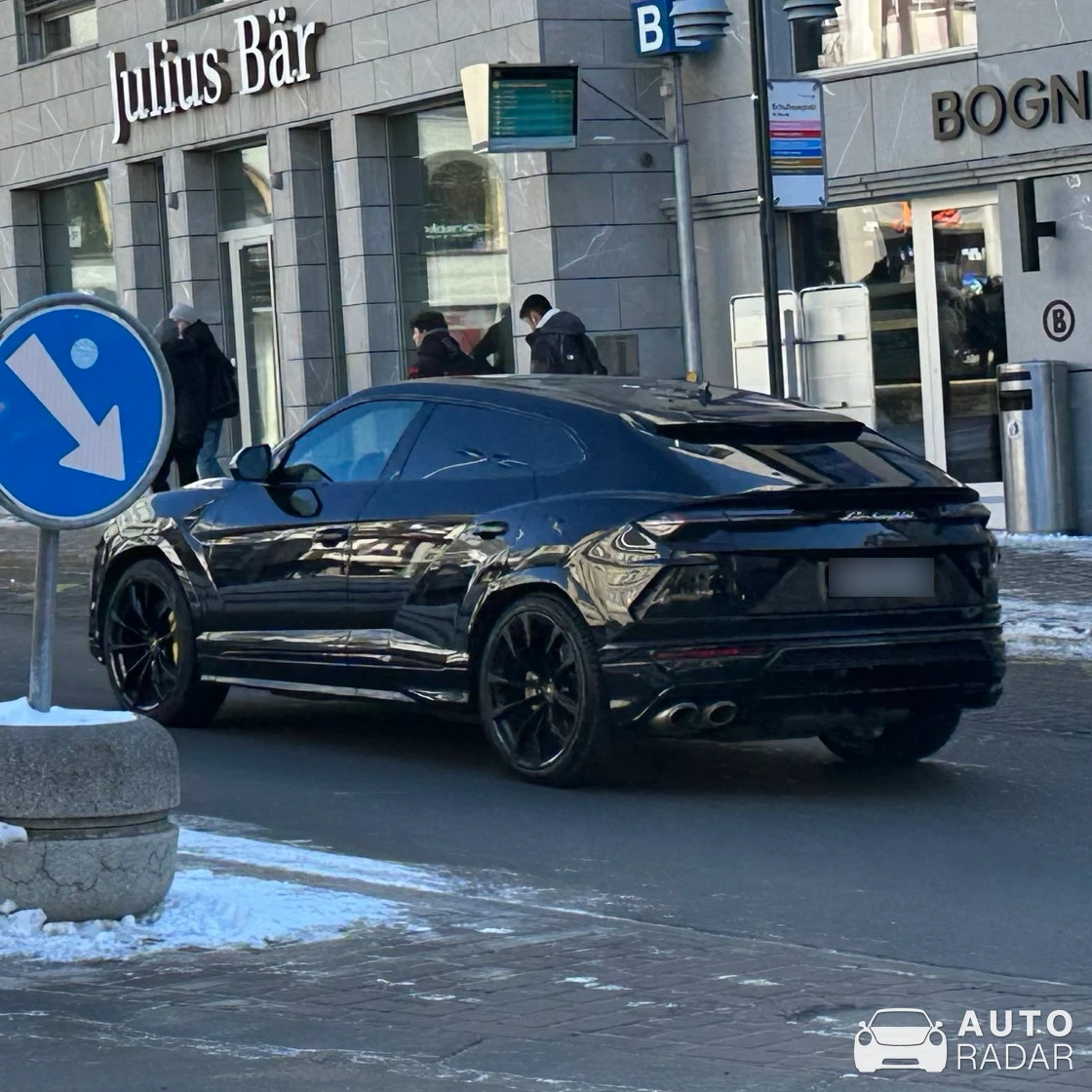 Lamborghini Urus spotted in Sankt Moritz, Schweiz
