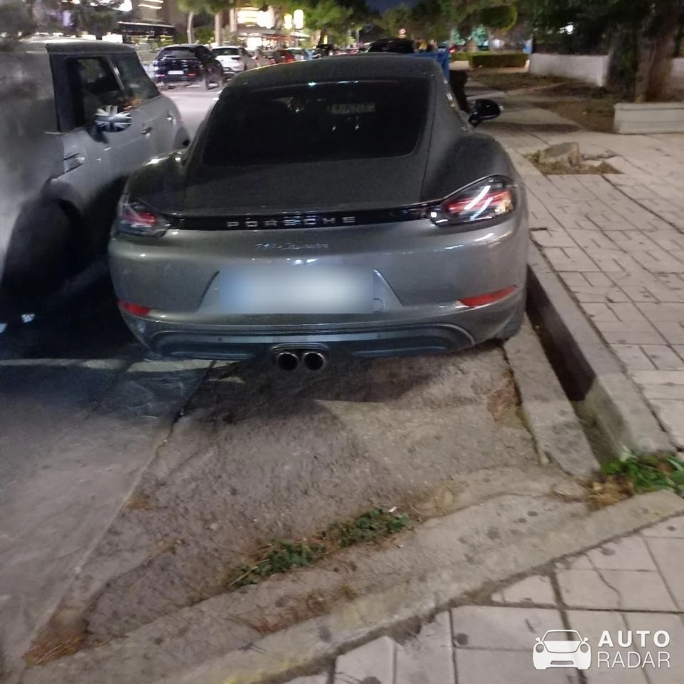 Porsche 718 Cayman spotted in Glifada, Greece