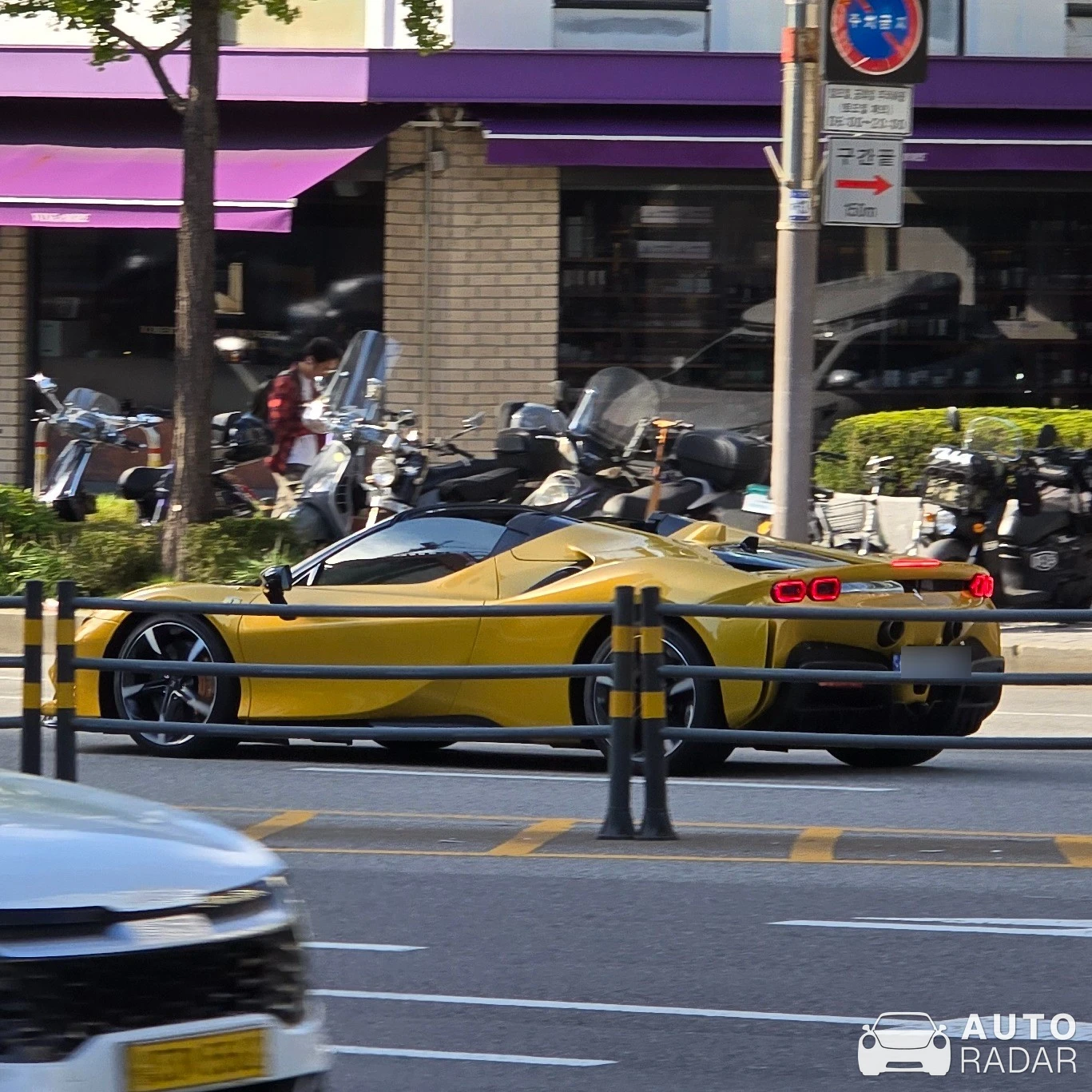 Ferrari SF90 Spider spotted in 강남구, 대한민국