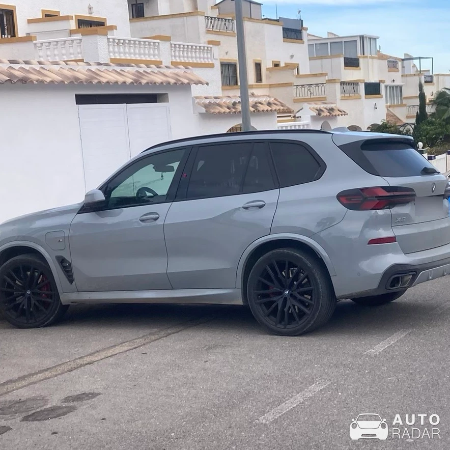BMW X5 M50e G05 spotted in Orihuela