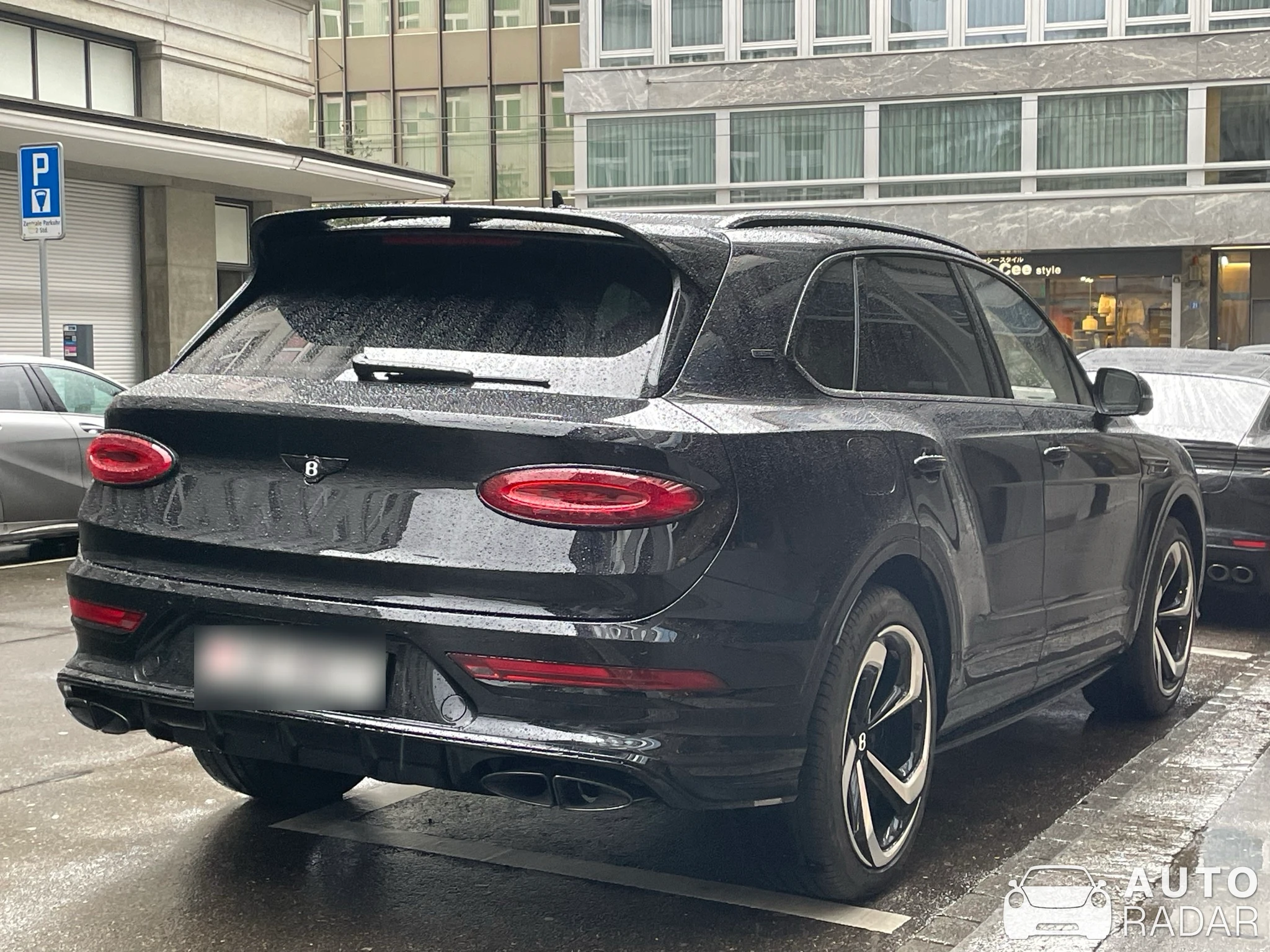 Bentley Bentayga V8 2021 First Edition spotted in Zürich