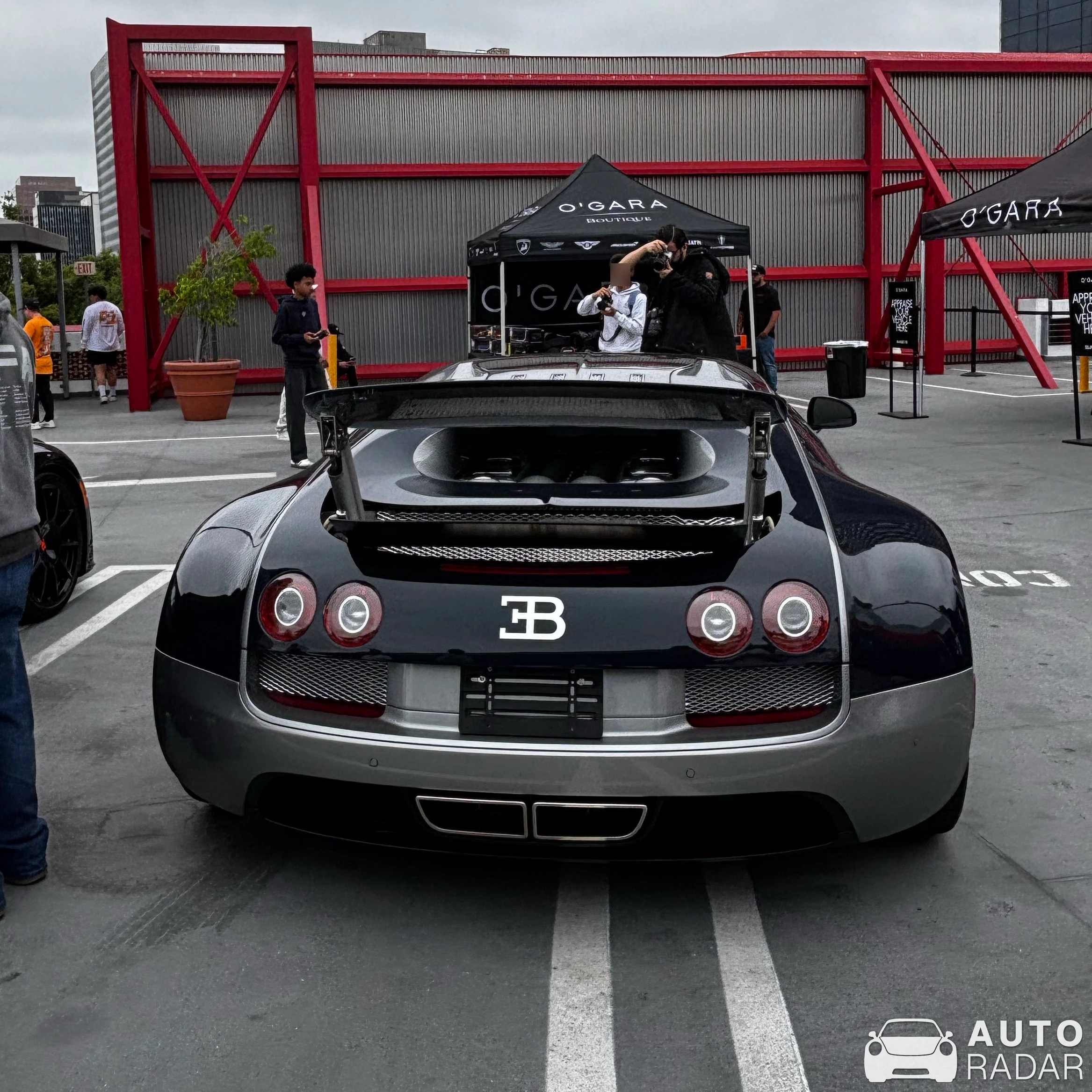 Bugatti Veyron 16.4 Super Sport spotted in Los Angeles