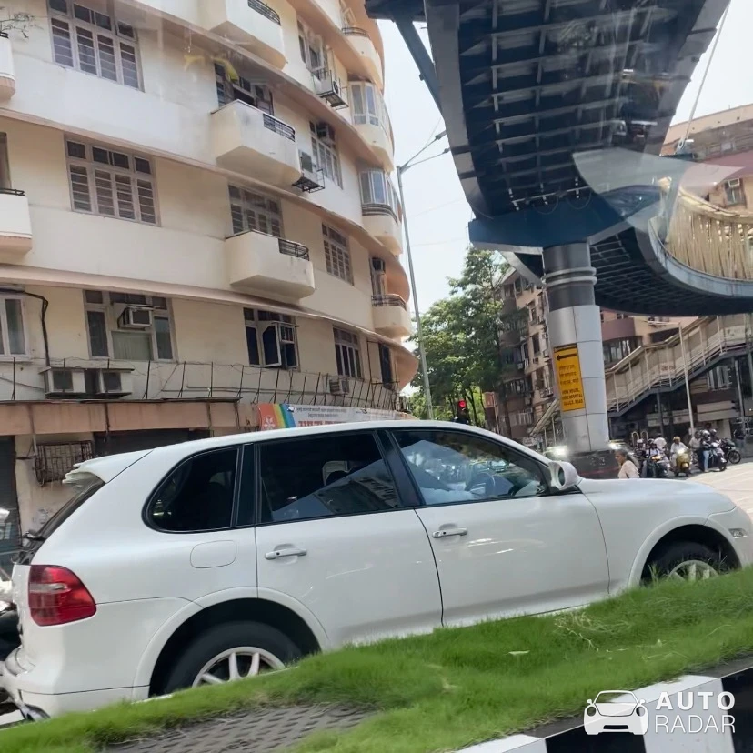 Porsche Cayenne Turbo spotted in Mumbai, India