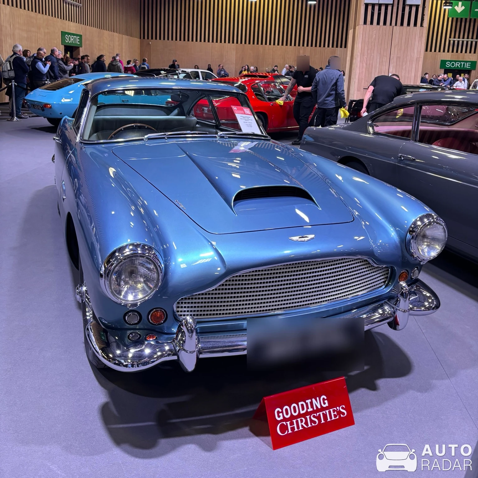 Aston Martin DB4 Series II spotted in Vanves